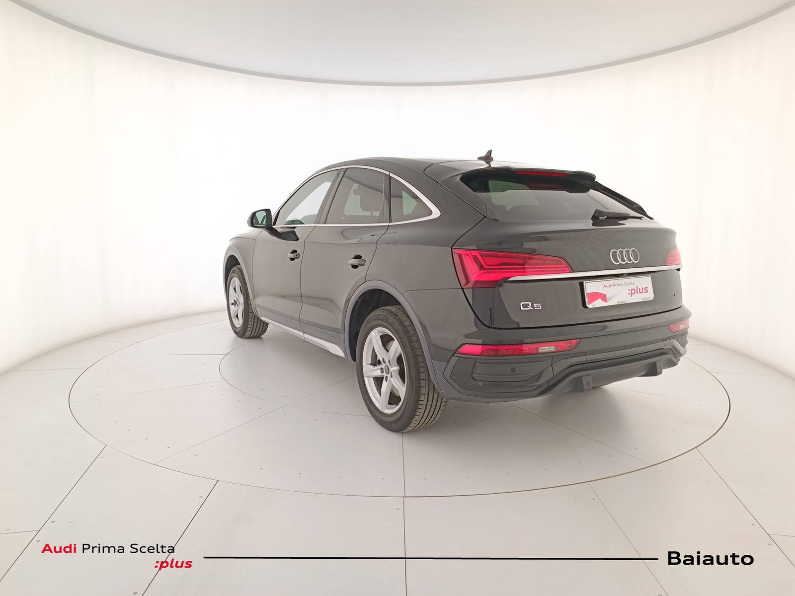 4 - Audi Q5 sportback 40 2.0 tdi mhev 12v business advanced quattro s tronic