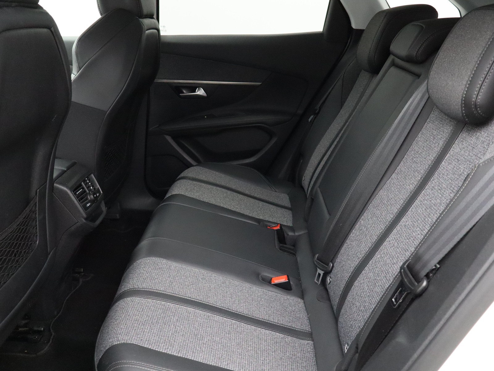 8 - Peugeot 3008 1.2 puretech turbo 130cv allure eat s&s