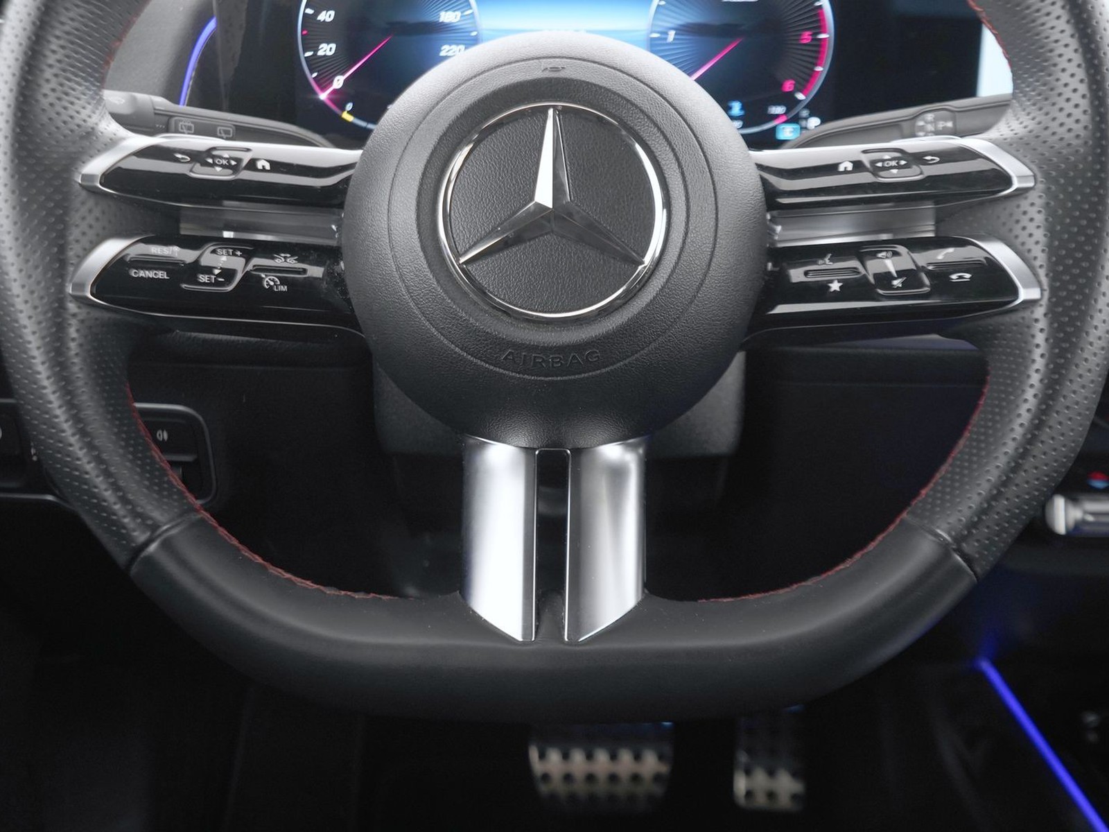 15 - Mercedes GLB 200 d amg line advanced plus 8g-dct