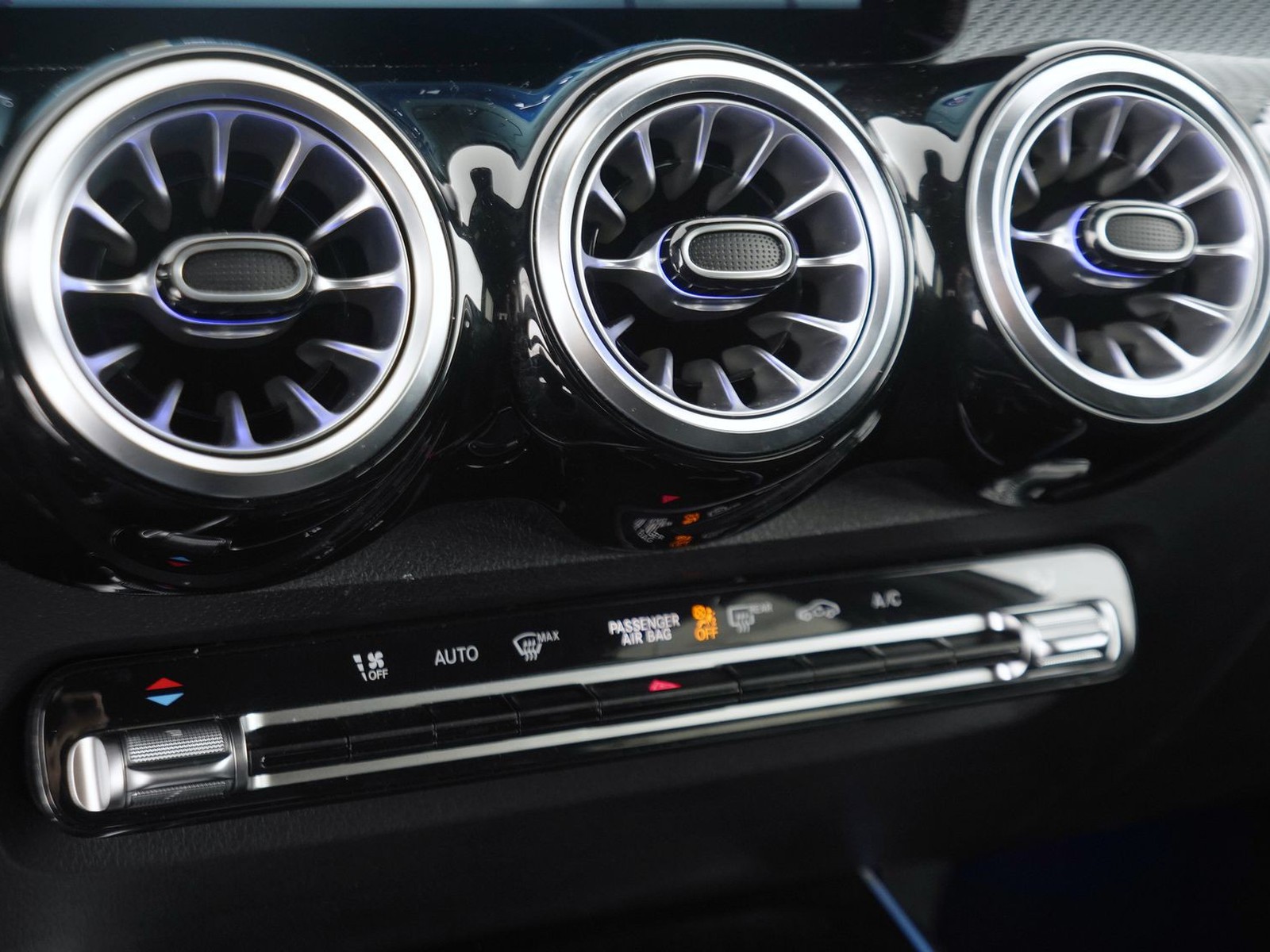 26 - Mercedes GLB 200 d amg line advanced plus 8g-dct