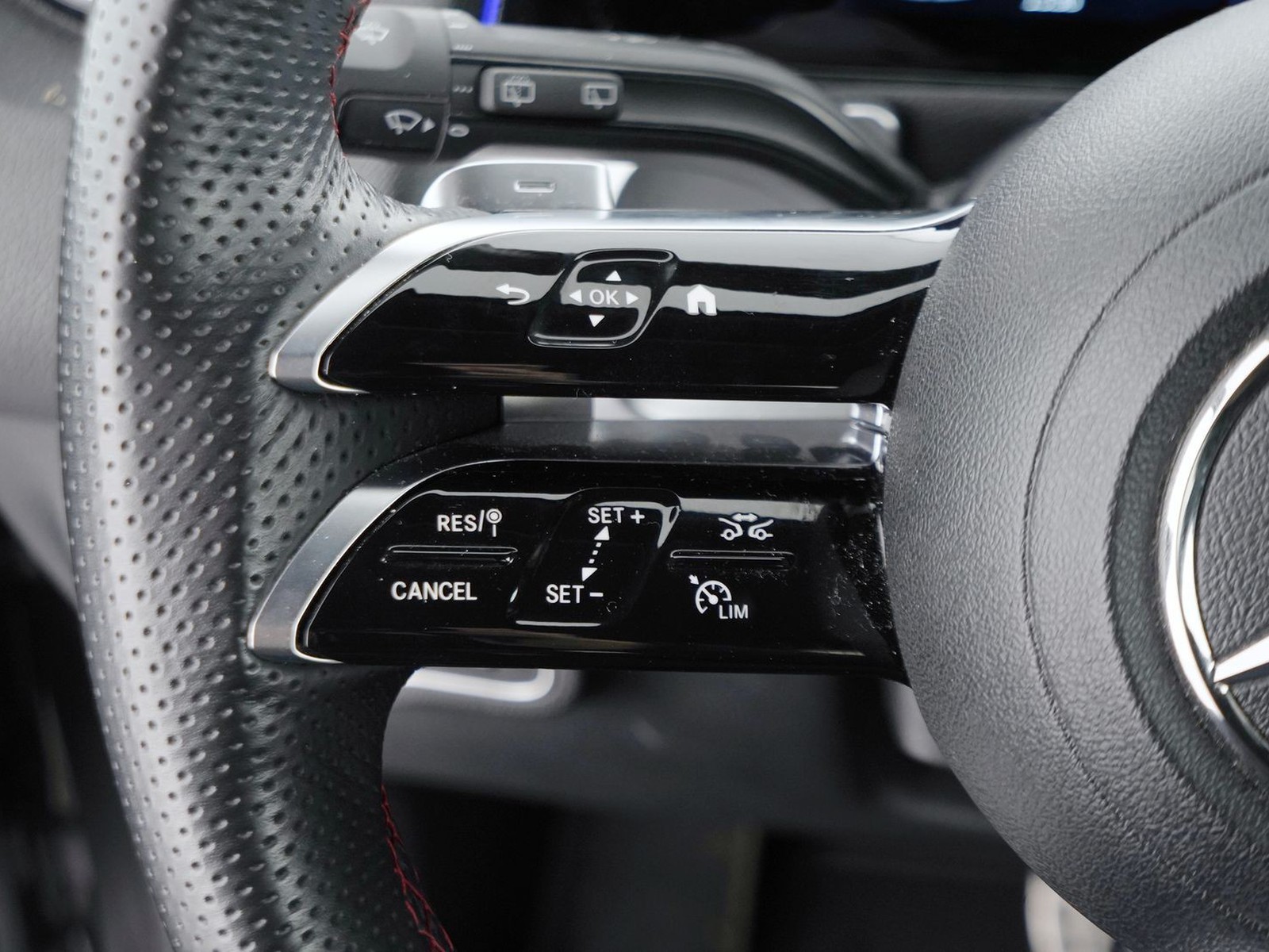 27 - Mercedes GLB 200 d amg line advanced plus 8g-dct