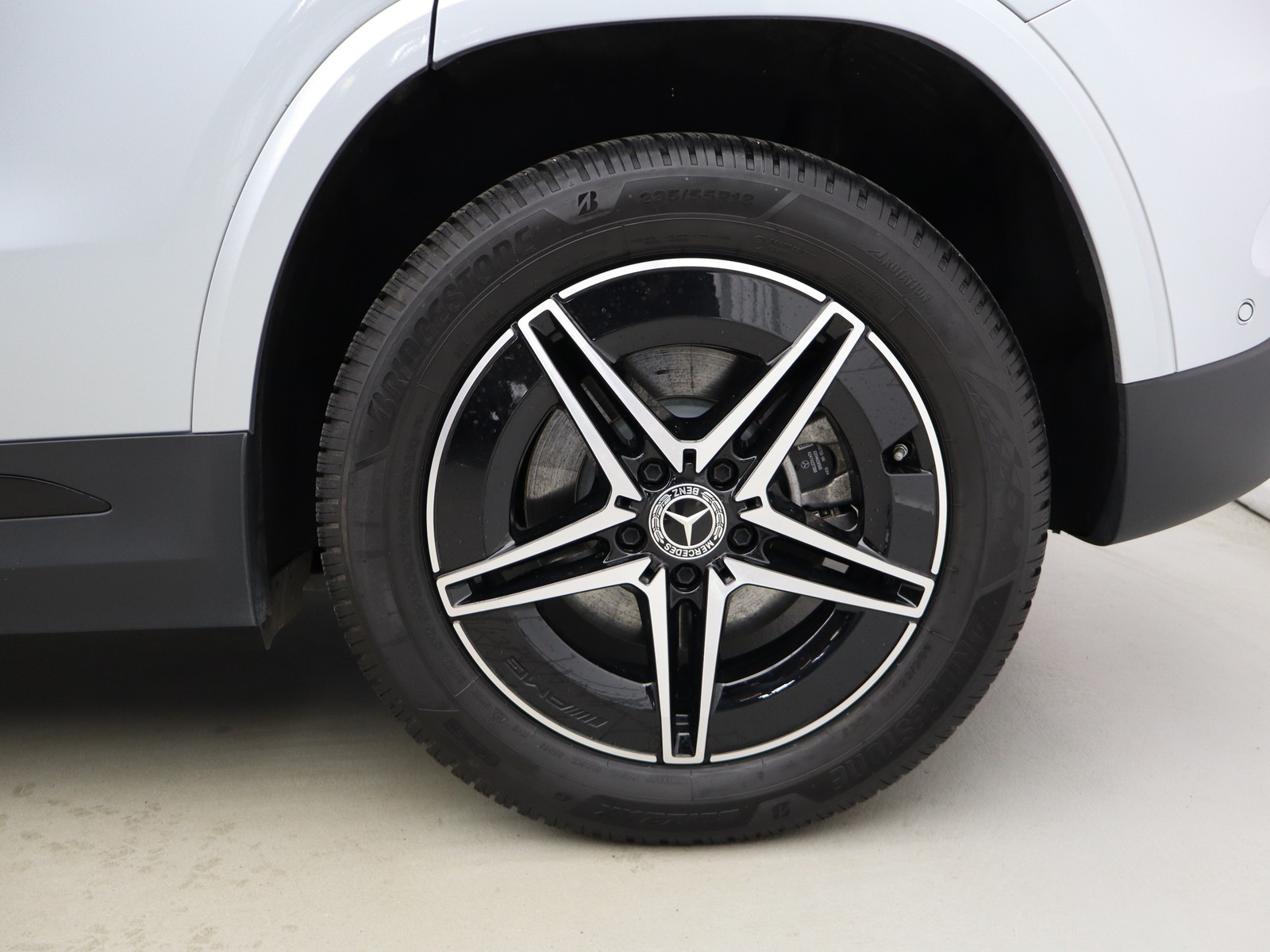 4 - Mercedes EQA 250+ amg line premium