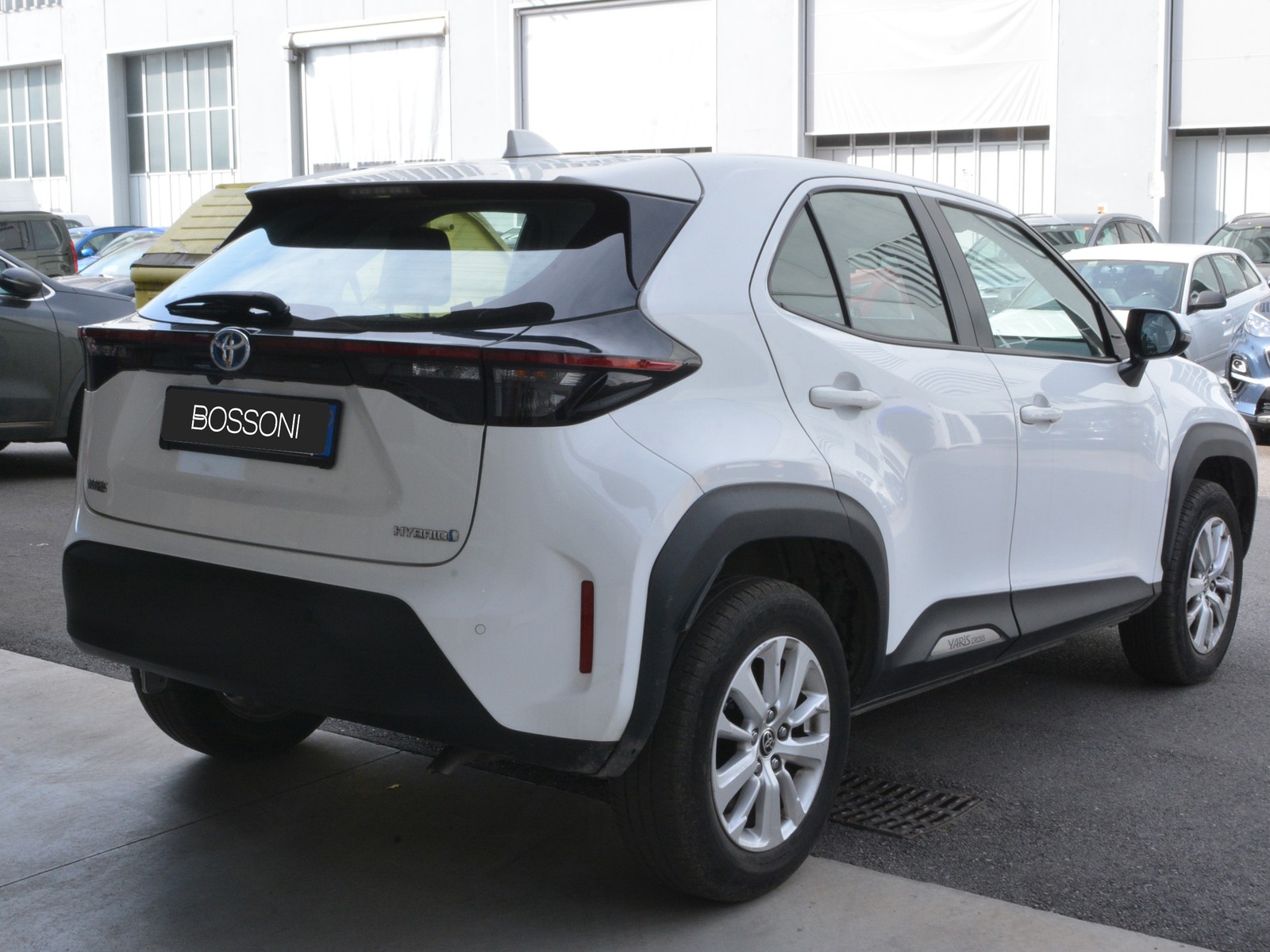 3 - Toyota yaris cross 1.5 h 116cv business fwd e-cvt
