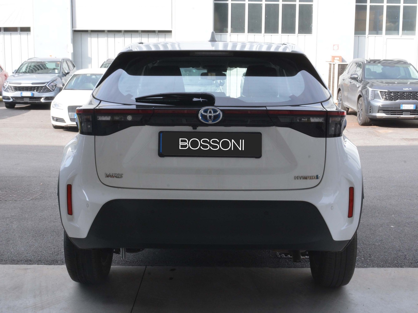 4 - Toyota yaris cross 1.5 h 116cv business fwd e-cvt