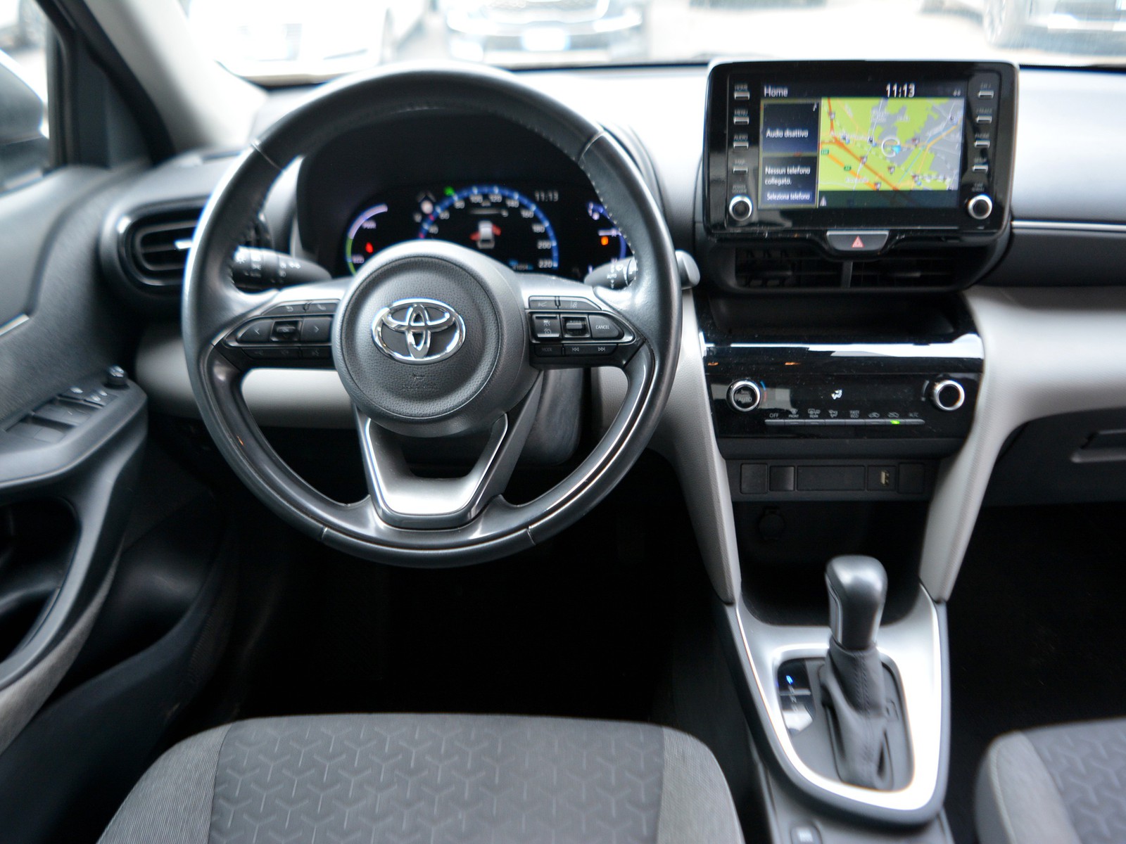 9 - Toyota yaris cross 1.5 h 116cv business fwd e-cvt