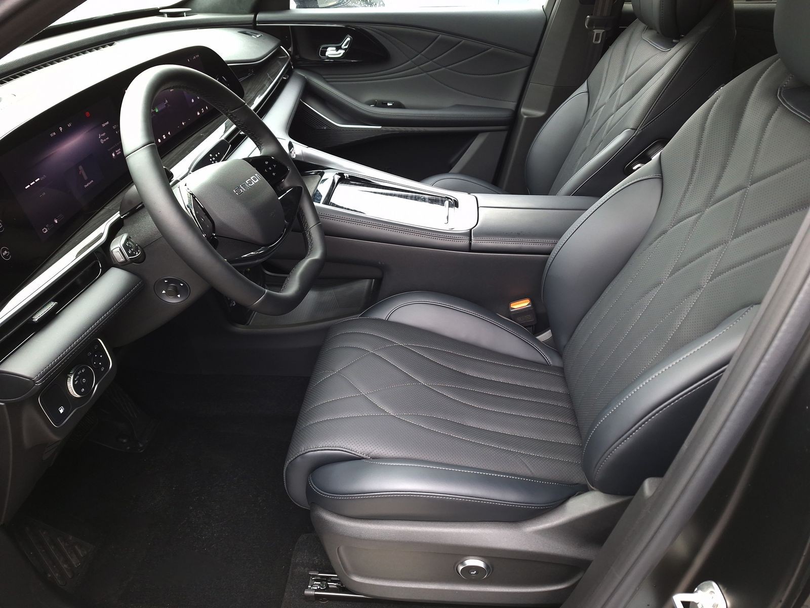 11 - Omoda 9 OMODA SHS-P PHEV 1.5TGDI - Trazione AWD DHT3 Premium (AWD) - Interni Nero