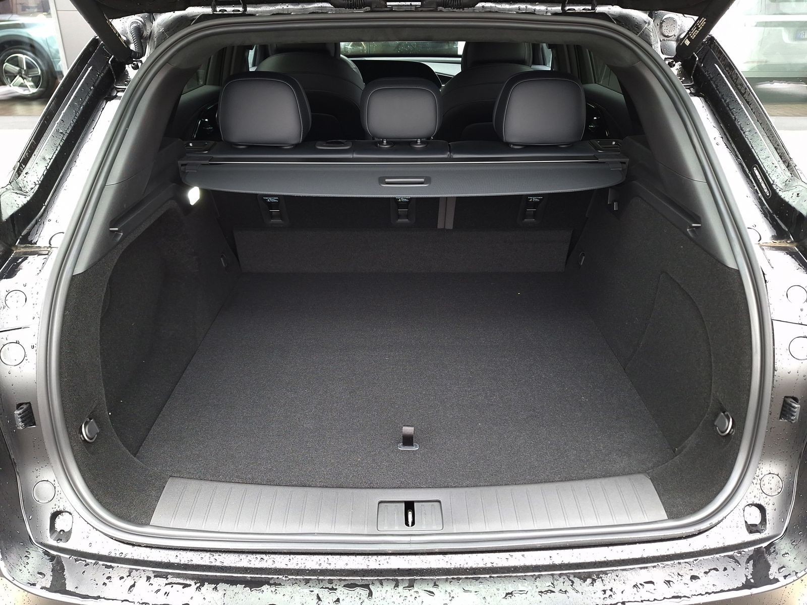 6 - Omoda 9 OMODA SHS-P PHEV 1.5TGDI - Trazione AWD DHT3 Premium (AWD) - Interni Nero