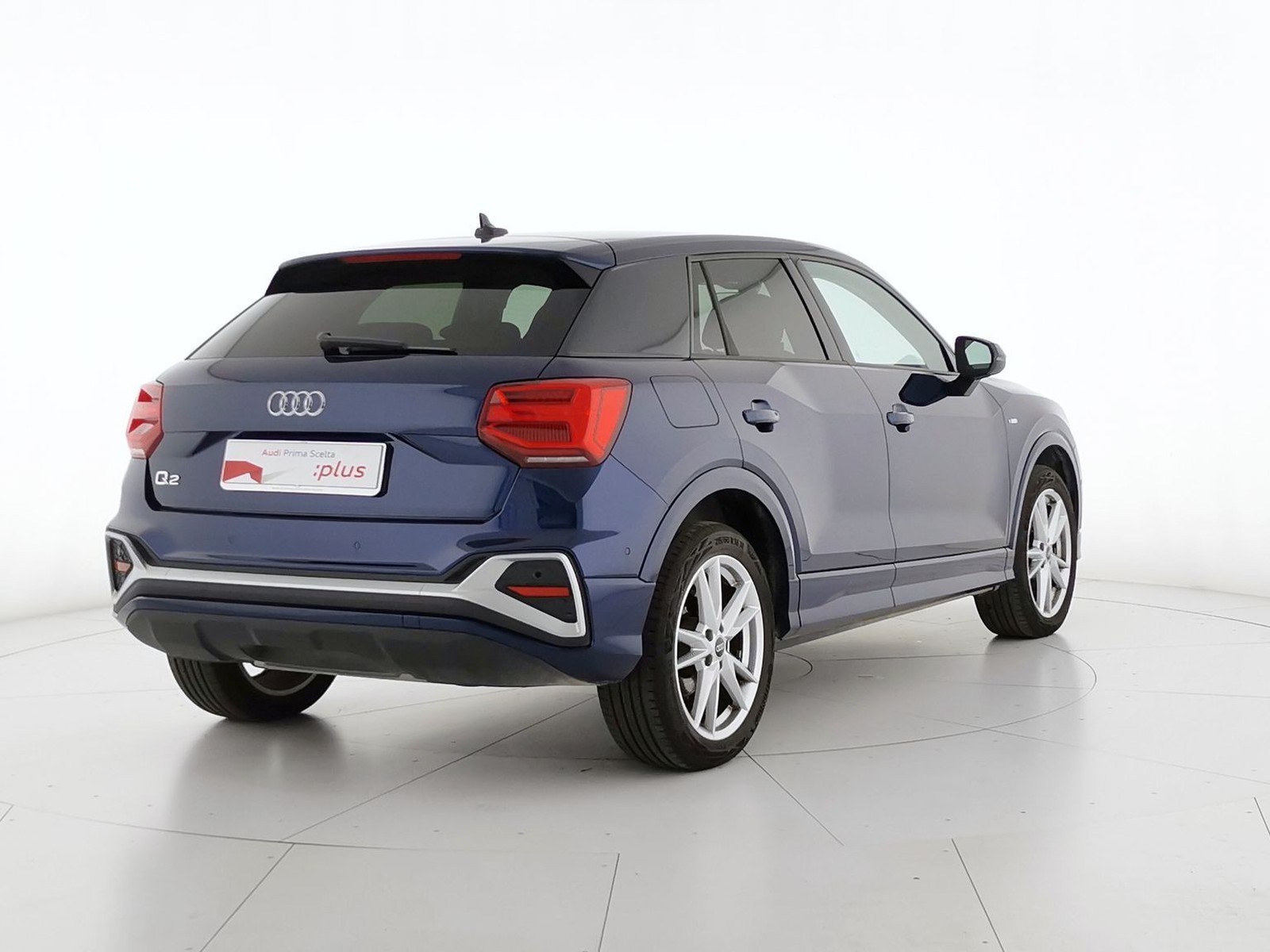 2 - Audi Q2 35 1.5 tfsi s line edition s tronic