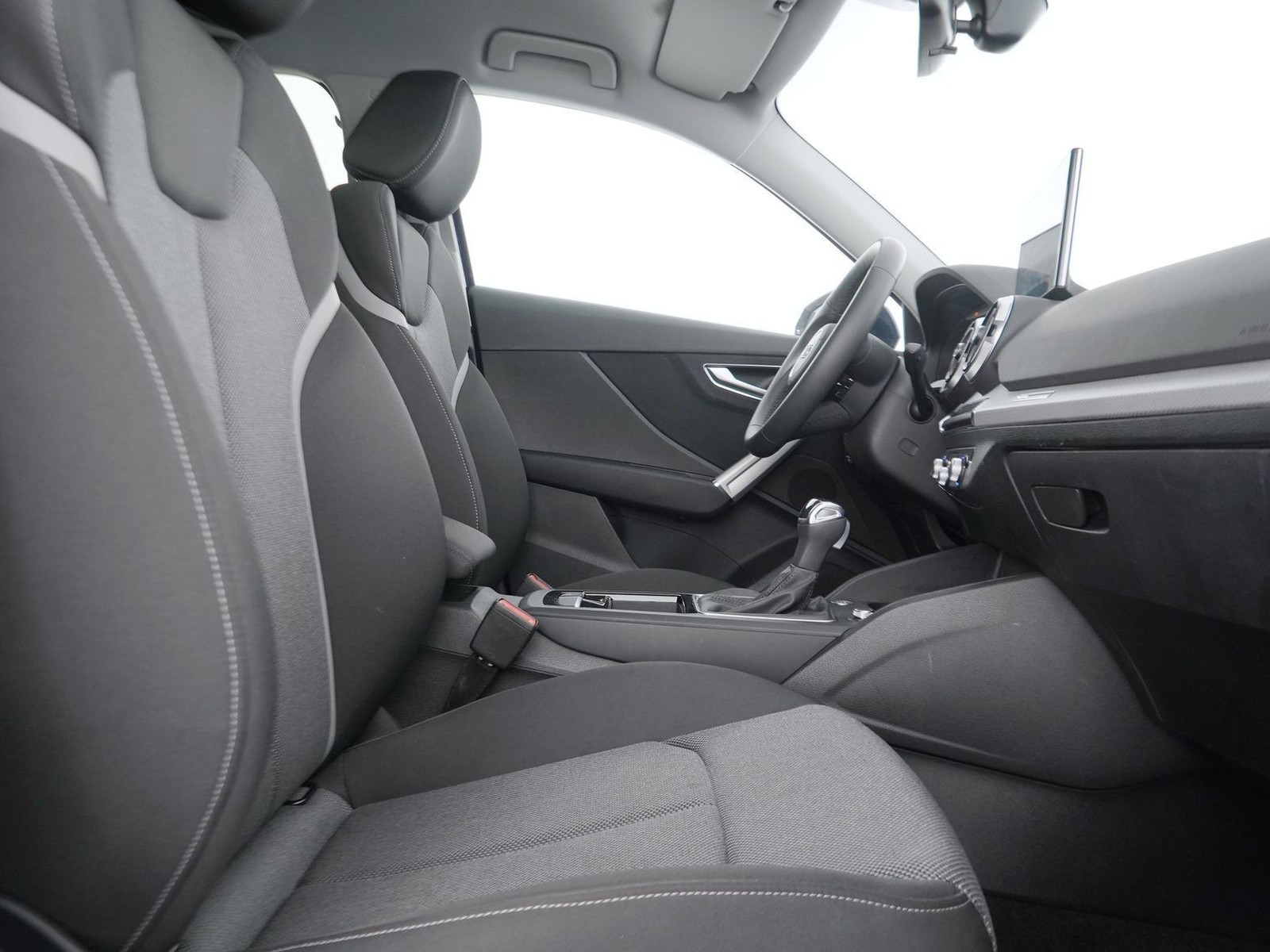 16 - Audi Q2 35 1.5 tfsi s line edition s tronic