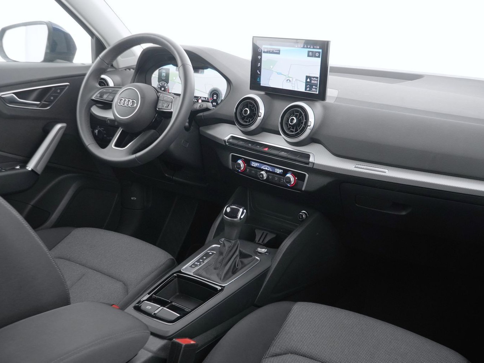 4 - Audi Q2 35 1.5 tfsi s line edition s tronic