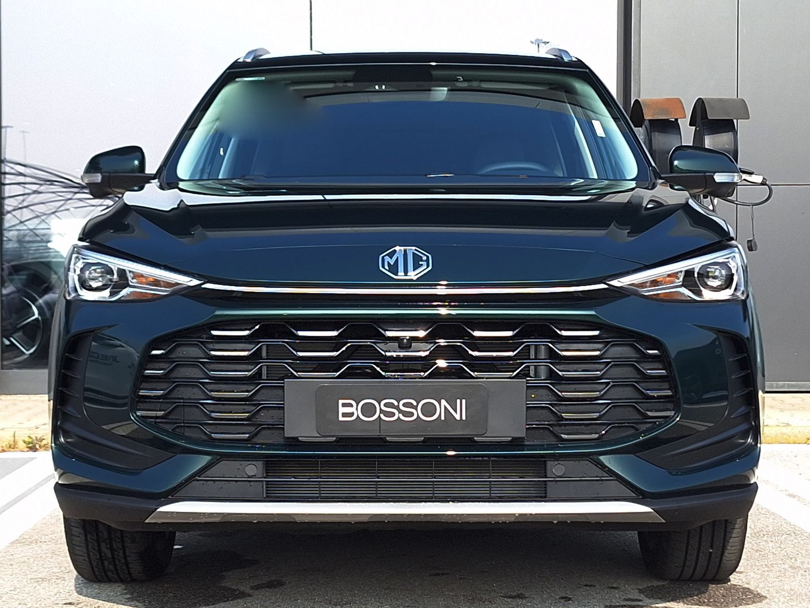 2 - Mg ZS 1.5 hybrid+ luxury auto