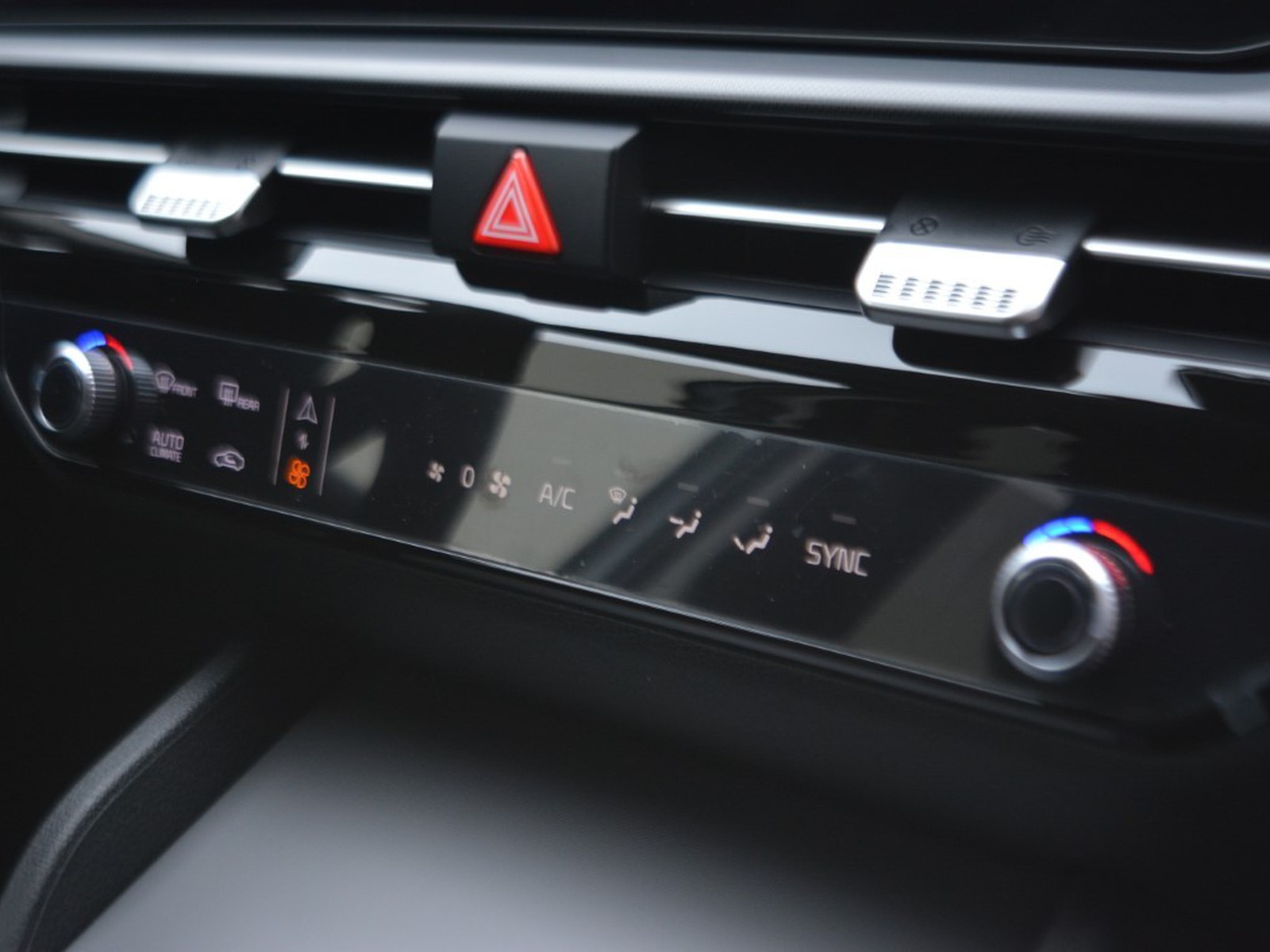 11 - Kia Sportage 1.6 crdi mhev style dct7