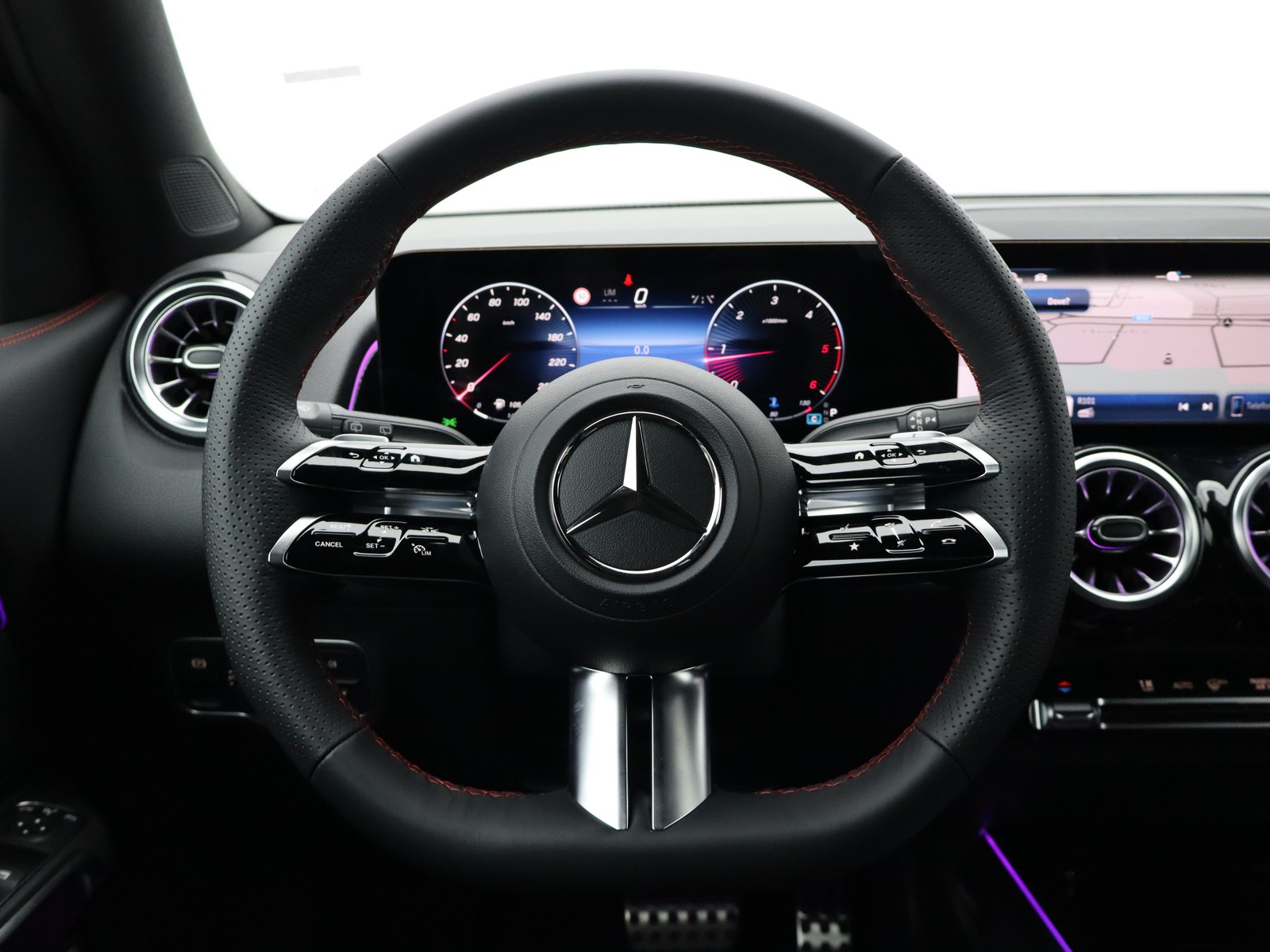 18 - Mercedes GLB 200 d amg line advanced plus 8g-dct 7p.ti