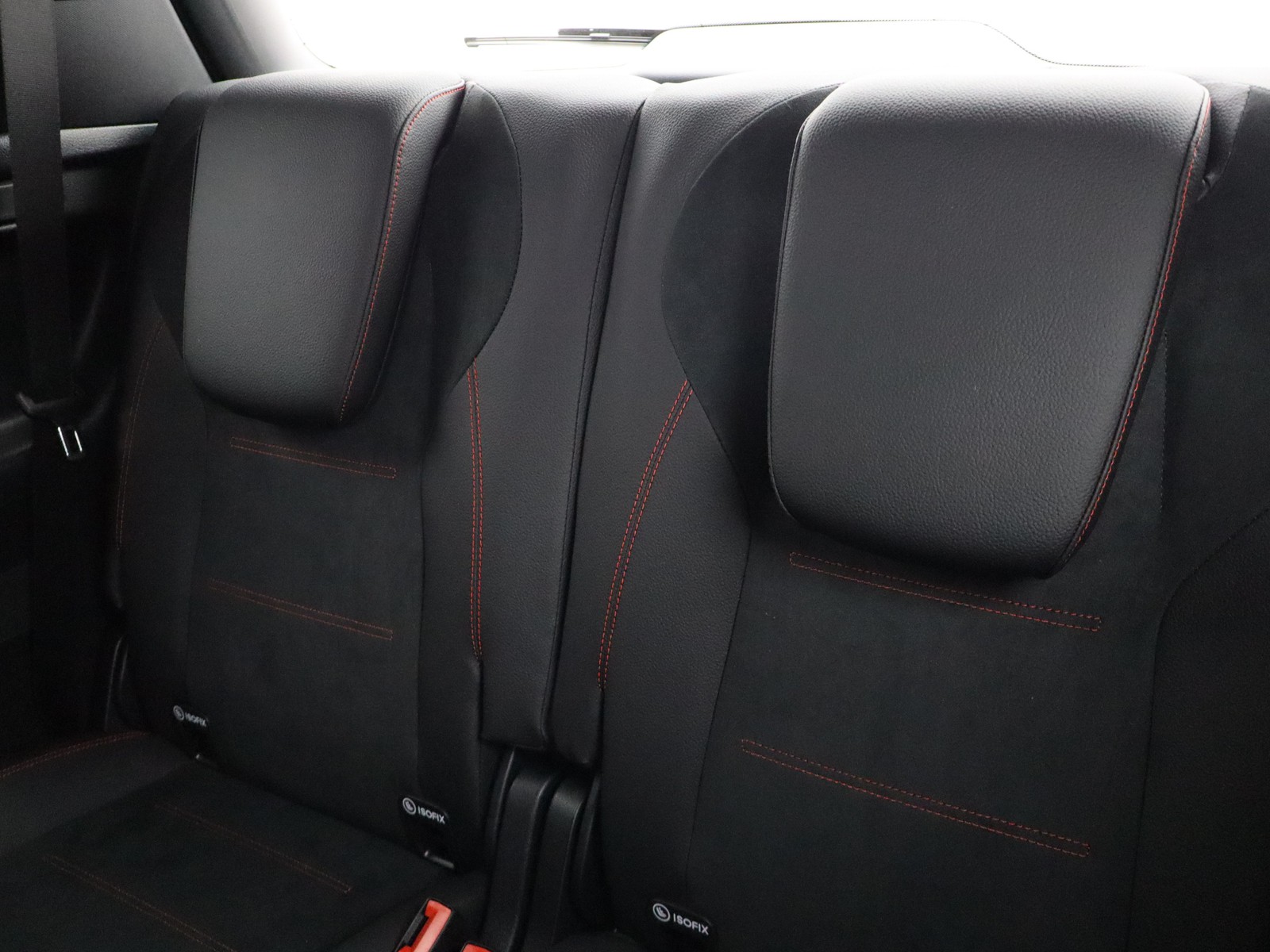 9 - Mercedes GLB 200 d amg line advanced plus 4matic 8g-dct 7p.ti