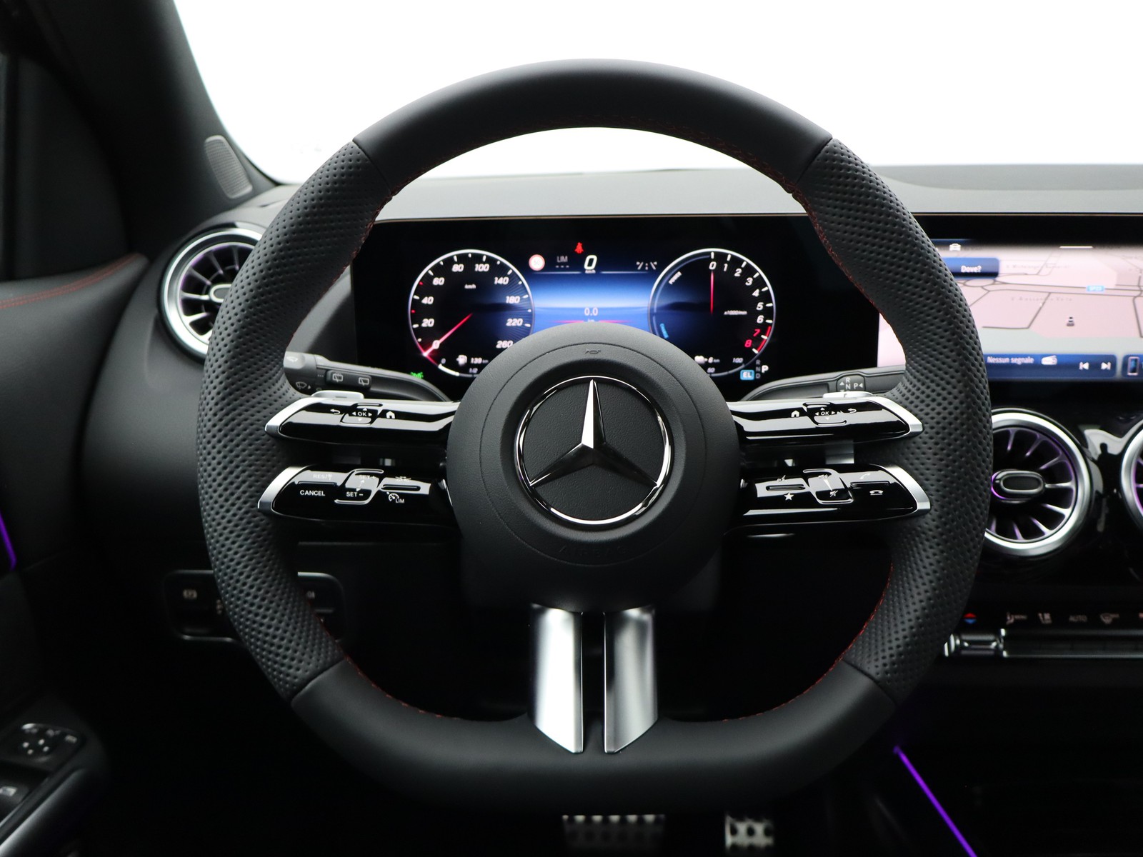 16 - Mercedes GLA 250 e plug-in-hybrid amg line extra 8g-dct