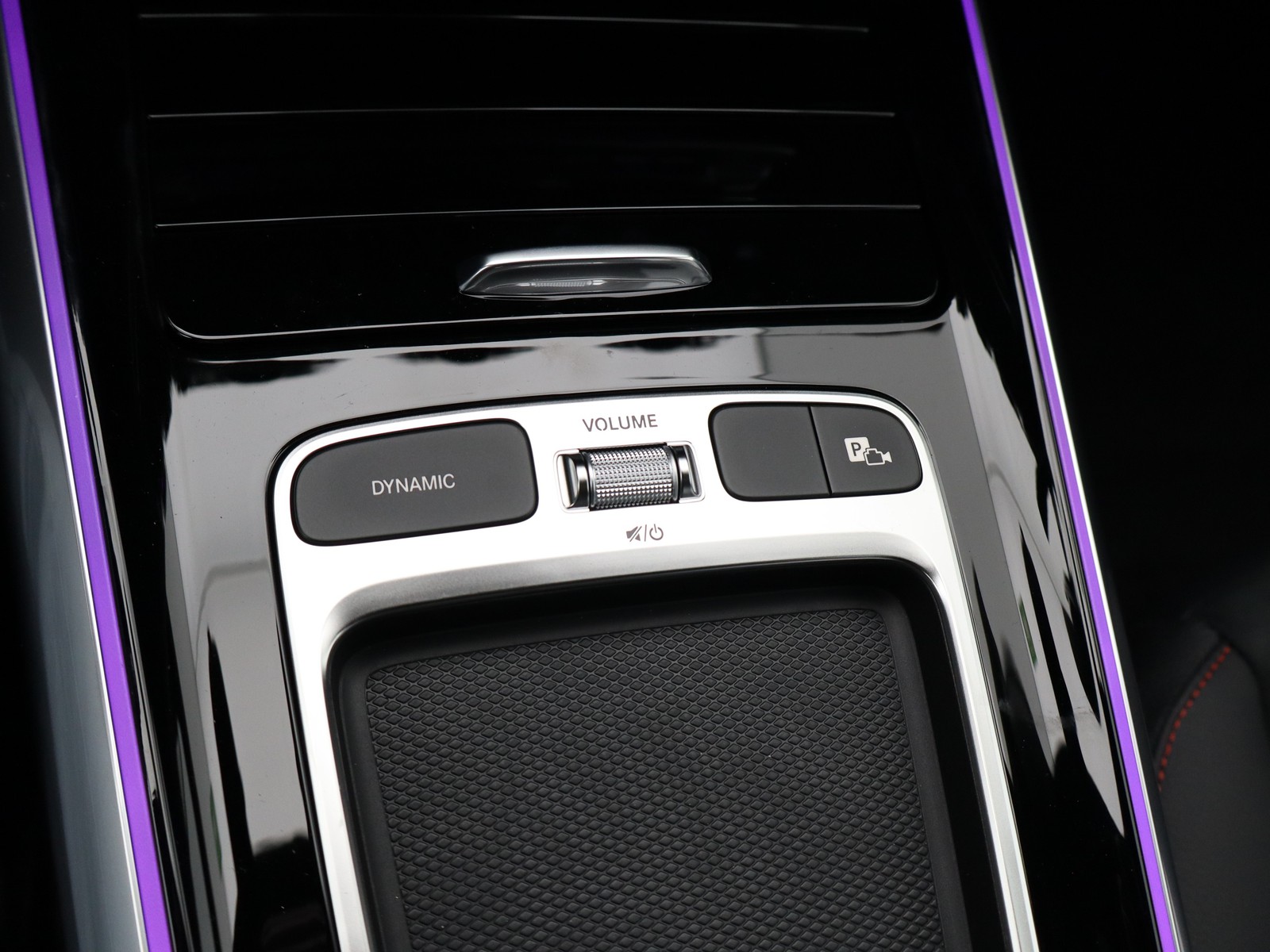 14 - Mercedes EQA 300 amg line advanced 4matic