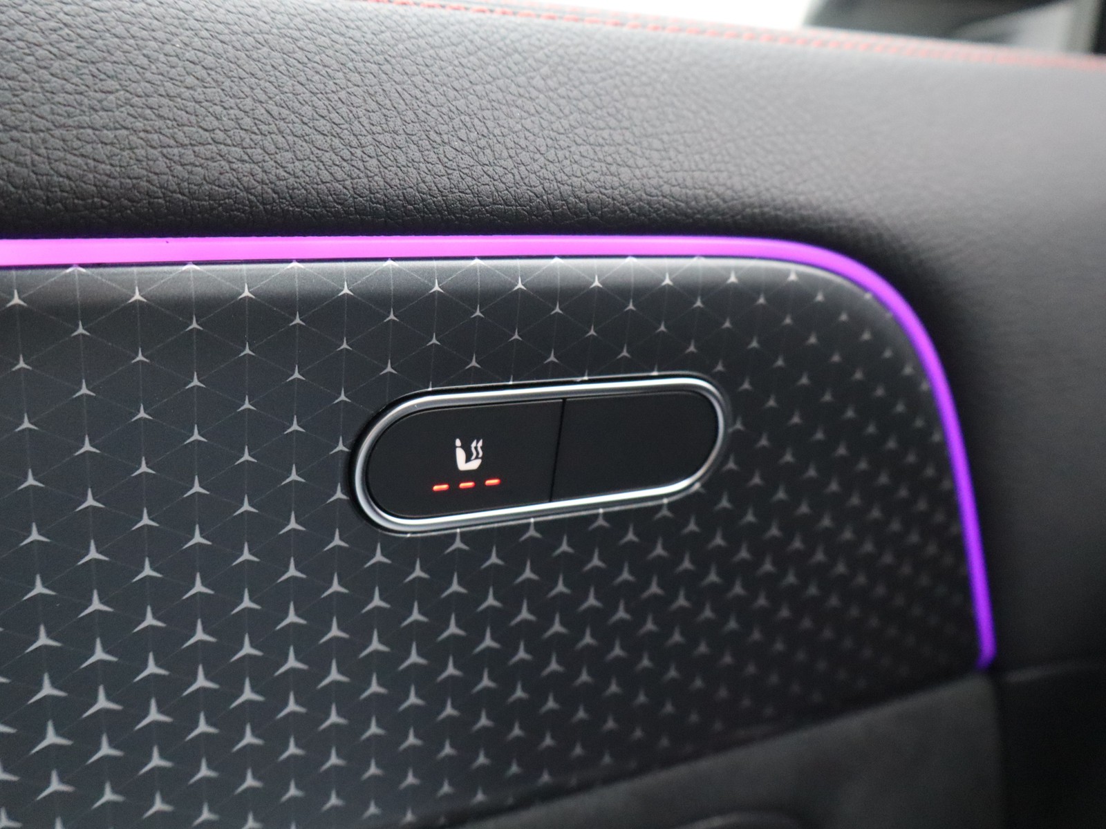 15 - Mercedes EQA 300 amg line advanced 4matic