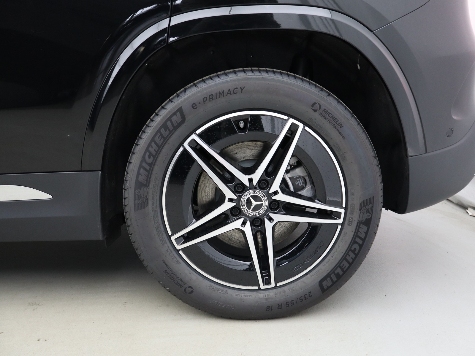 4 - Mercedes EQA 300 amg line advanced 4matic