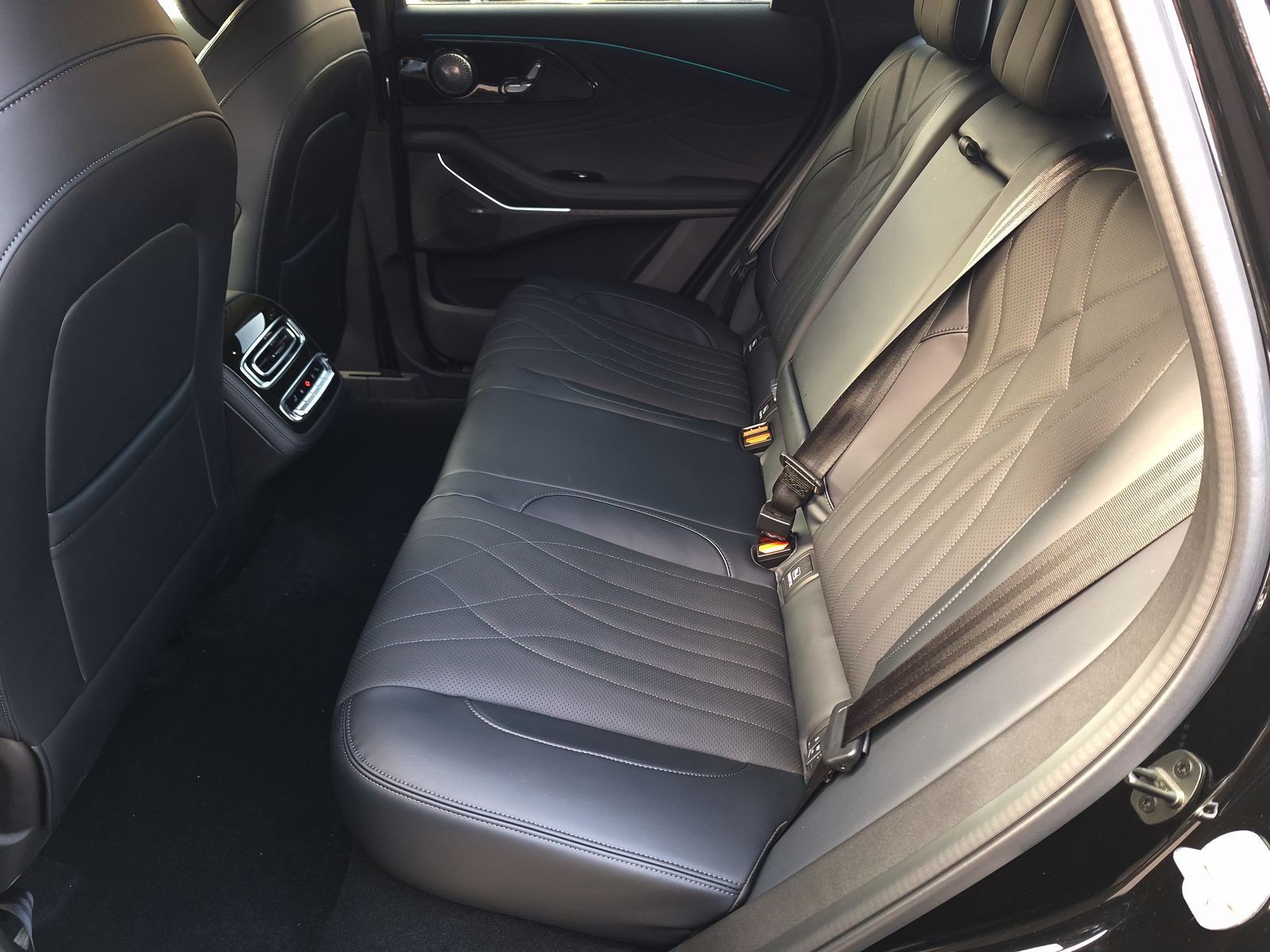 12 - Omoda 9 shs-p 1.5 tgdi plug-in hybrid premium i-awd dht3