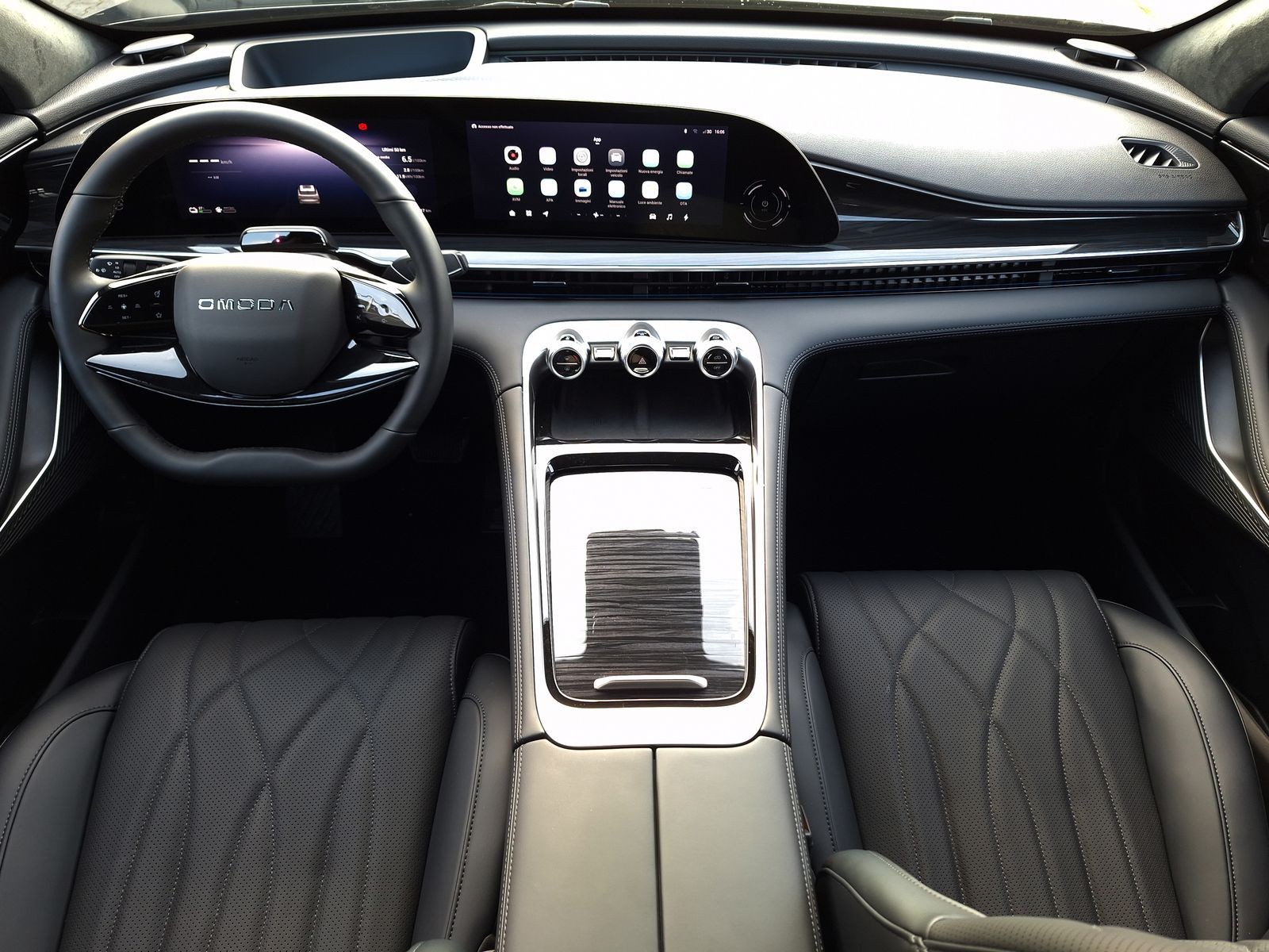 8 - Omoda 9 shs-p 1.5 tgdi plug-in hybrid premium i-awd dht3