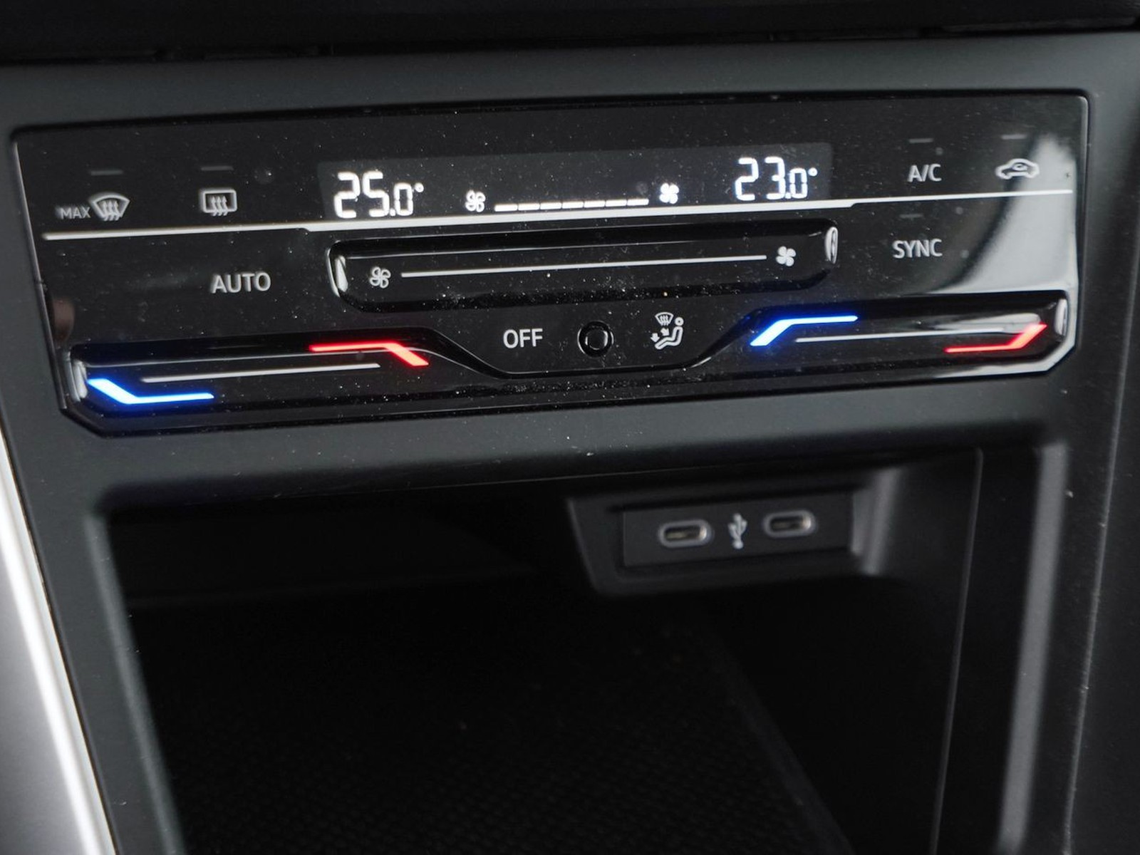 23 - Volkswagen Polo 1.0 tsi 95cv life dsg