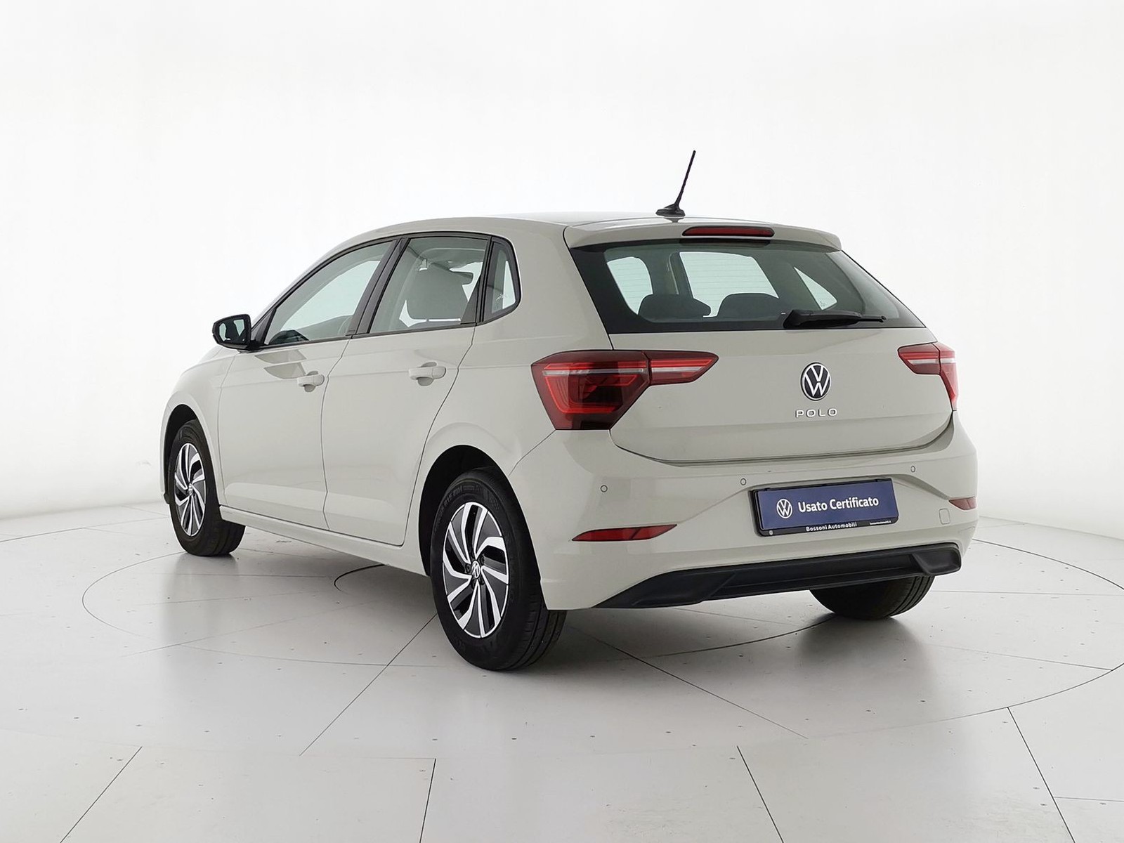 4 - Volkswagen Polo 1.0 tsi 95cv life dsg