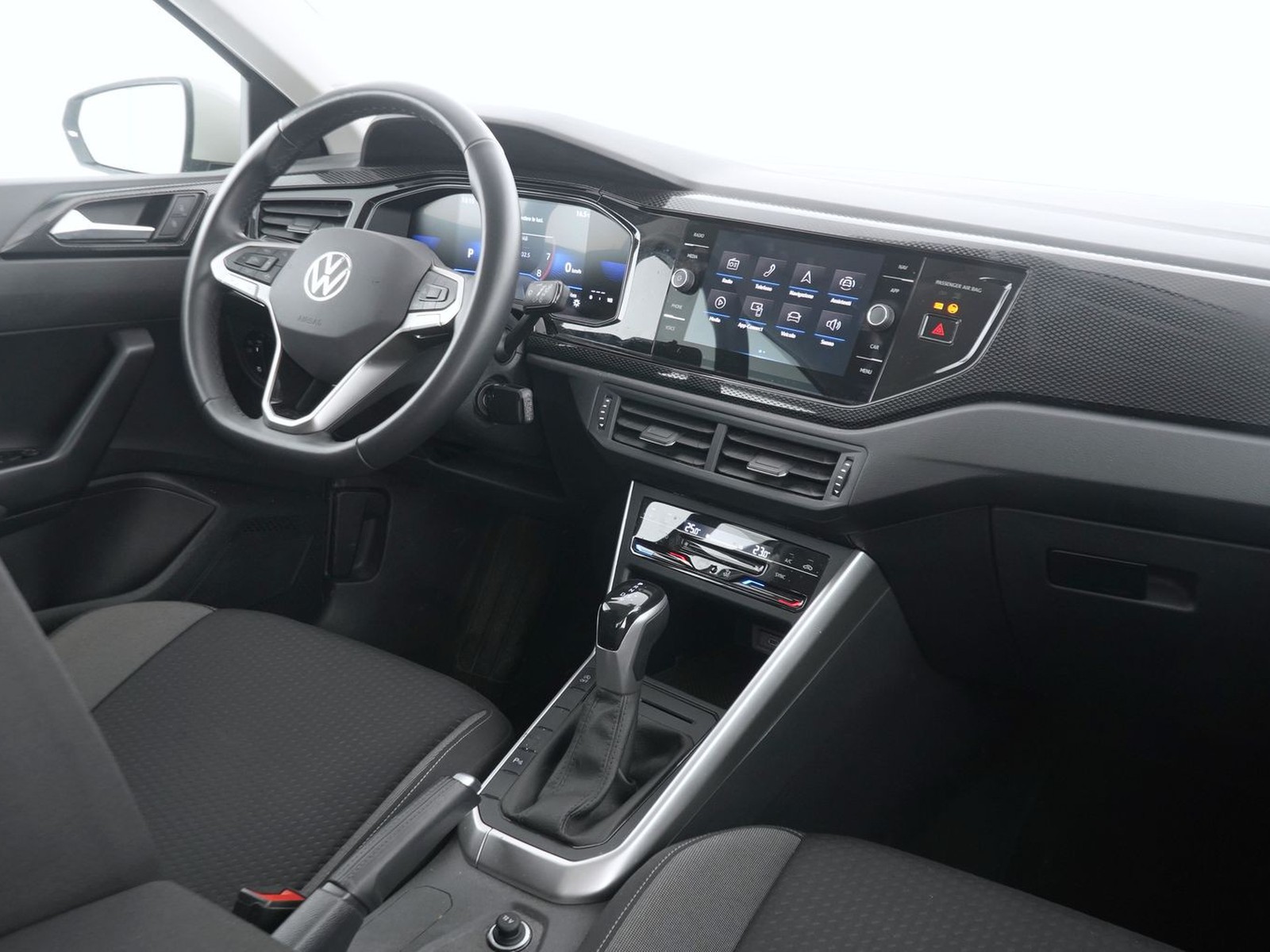 6 - Volkswagen Polo 1.0 tsi 95cv life dsg