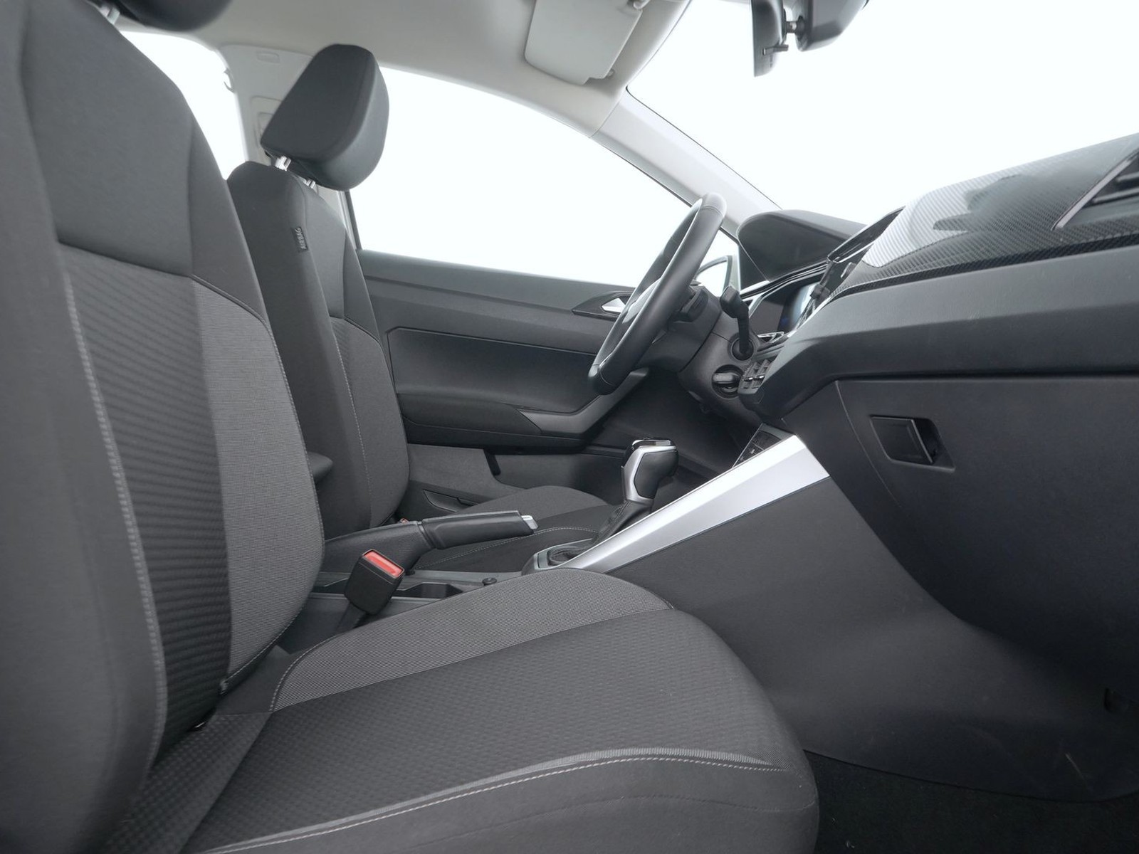 8 - Volkswagen Polo 1.0 tsi 95cv life dsg