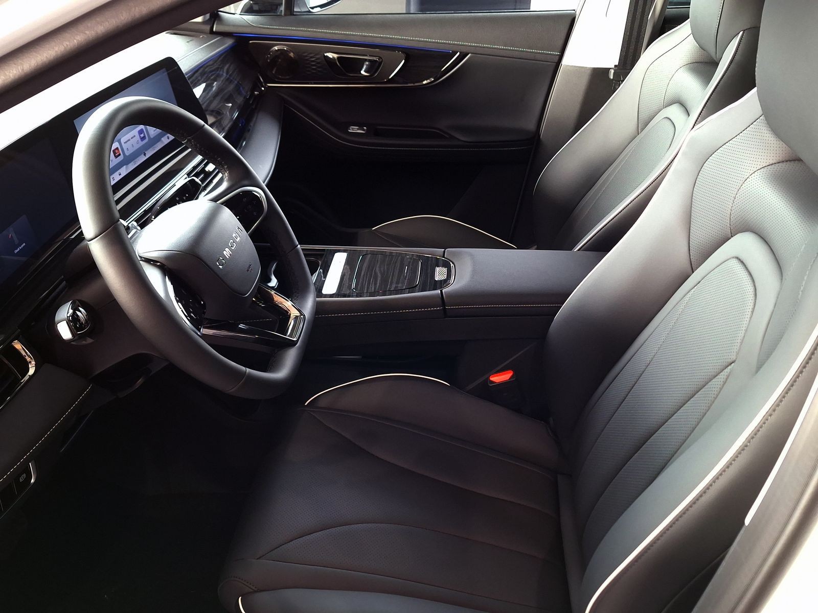 11 - Omoda 5 1.6 tgdi premium 7dct