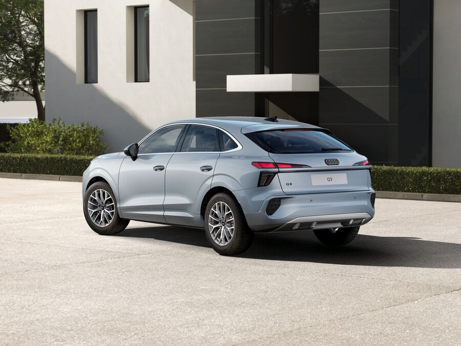 6 - Audi Q3 sportback 2.0 tdi 150cv business s tronic