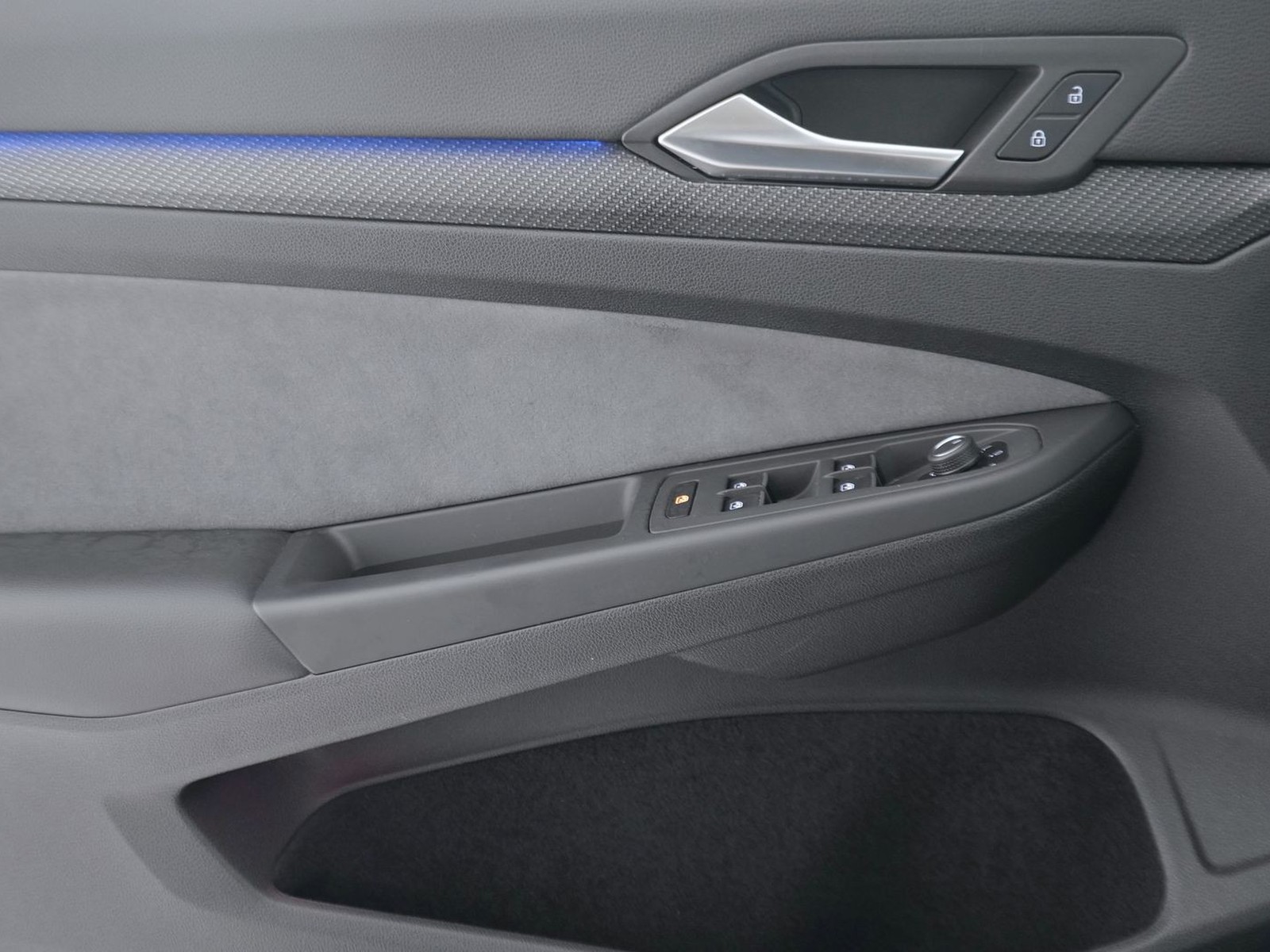 17 - Volkswagen Golf 1.5 tsi evo act 150cv r-line