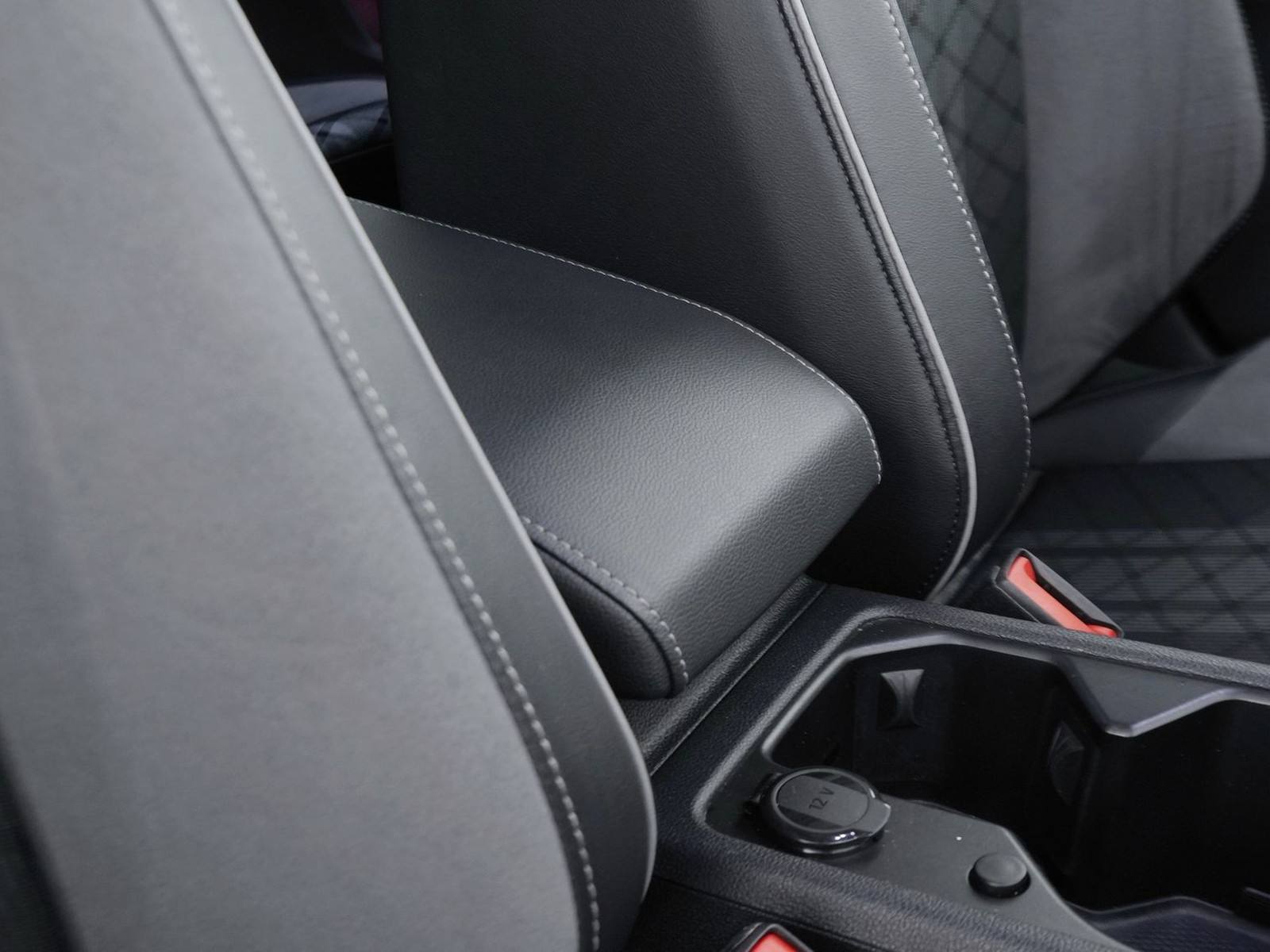 18 - Volkswagen Golf 1.5 tsi evo act 150cv r-line