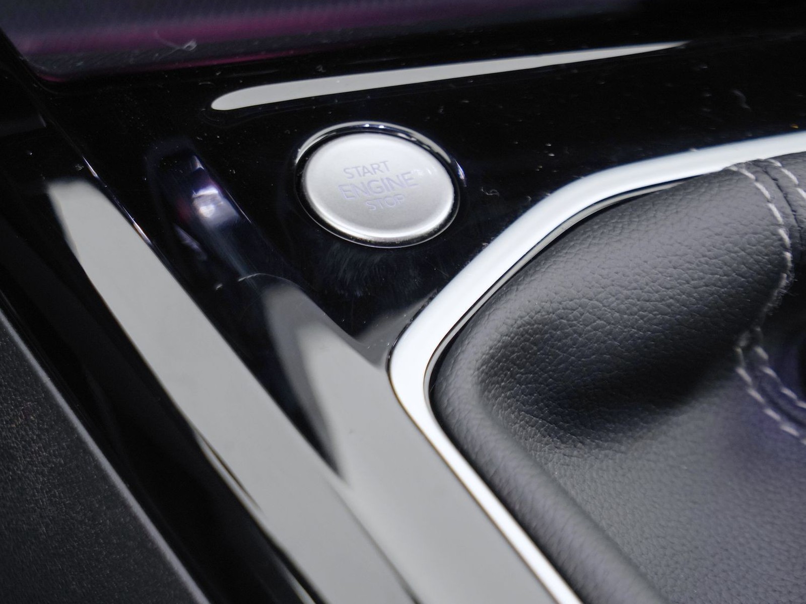 23 - Volkswagen Golf 1.5 tsi evo act 150cv r-line