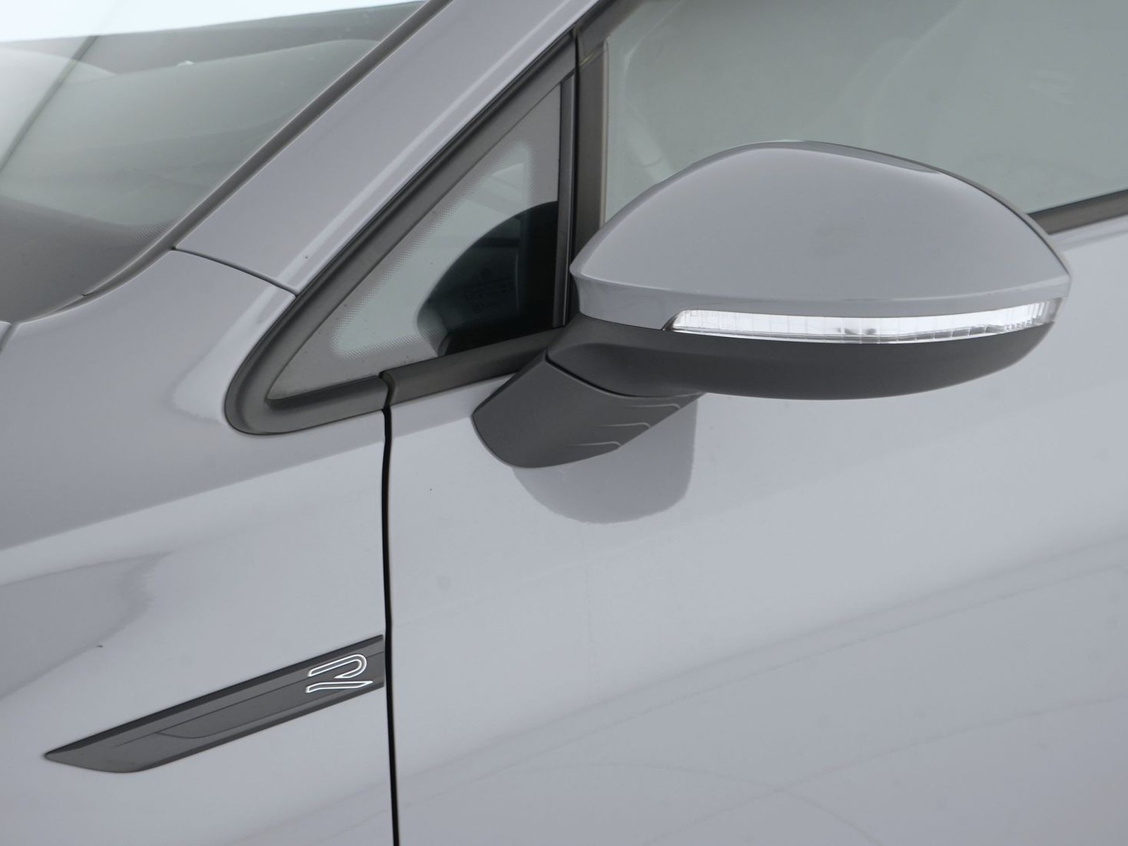 36 - Volkswagen Golf 1.5 tsi evo act 150cv r-line