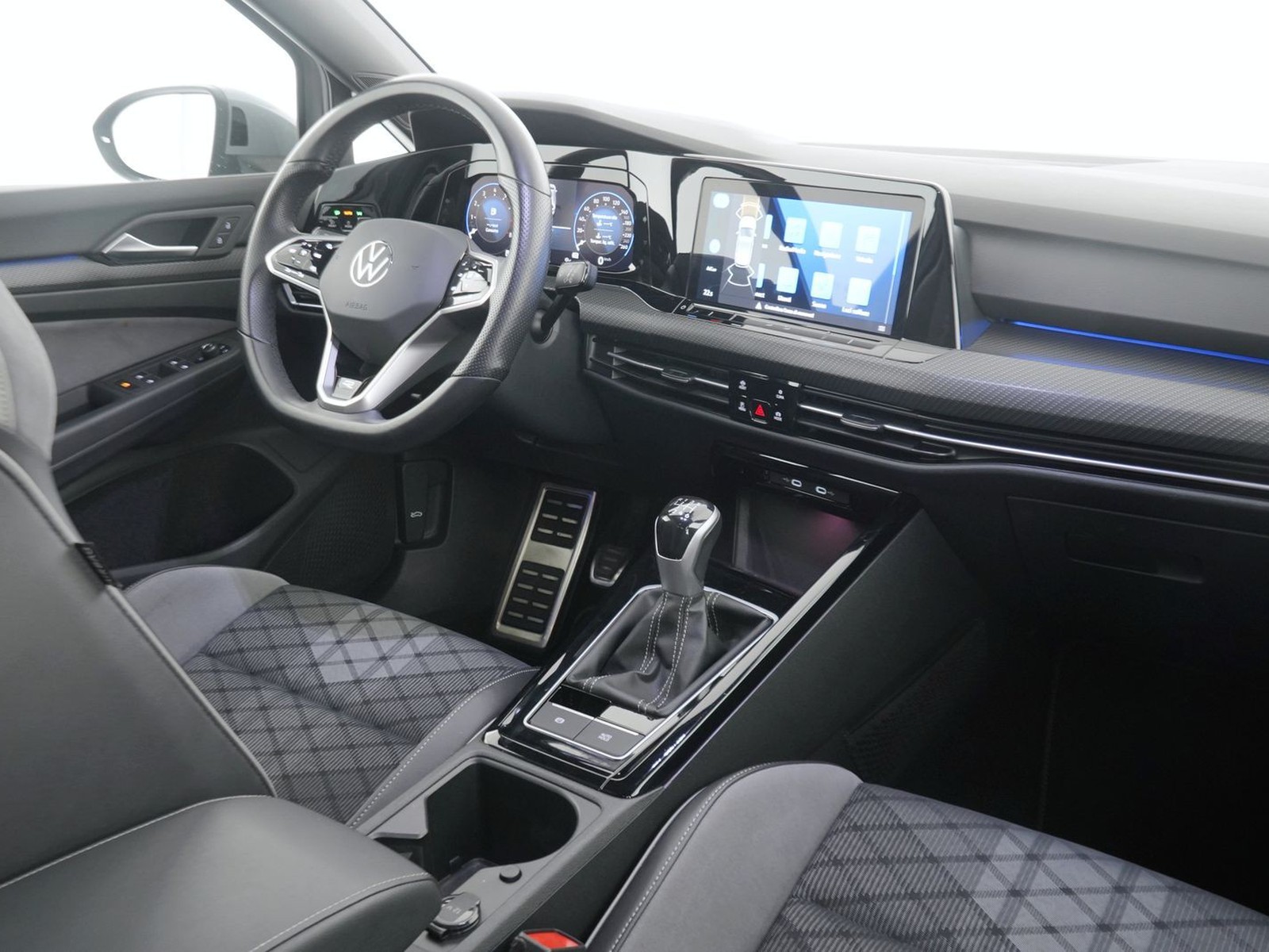 6 - Volkswagen Golf 1.5 tsi evo act 150cv r-line