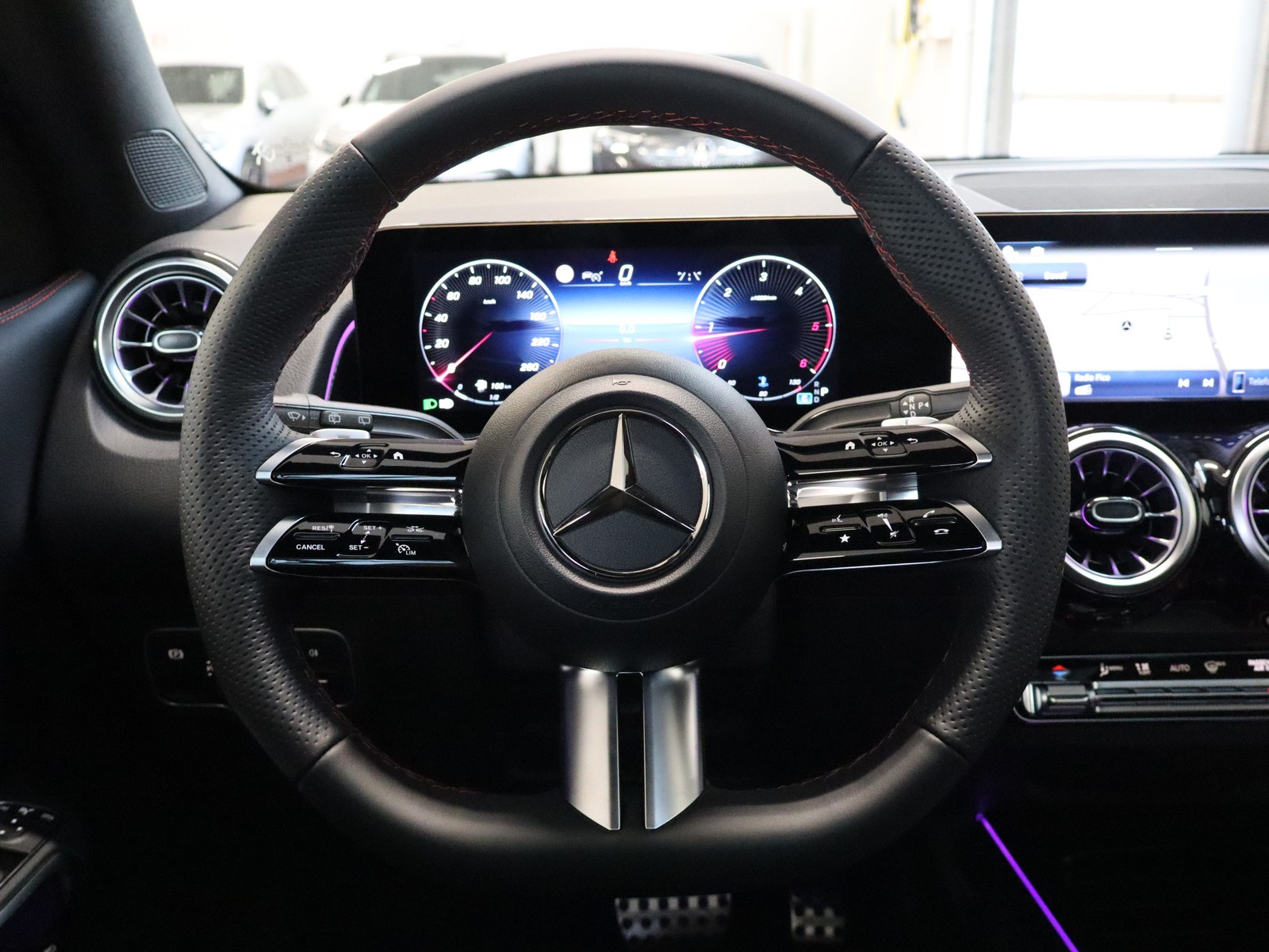 18 - Mercedes GLB 220 d amg line premium 4matic 8g-dct