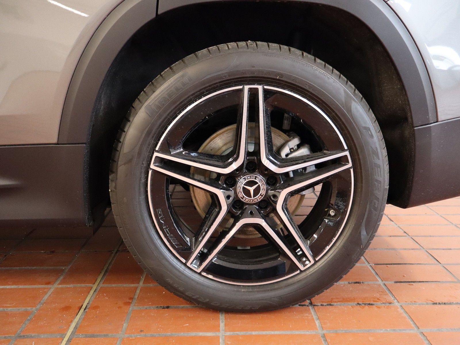 4 - Mercedes GLB 220 d amg line premium 4matic 8g-dct