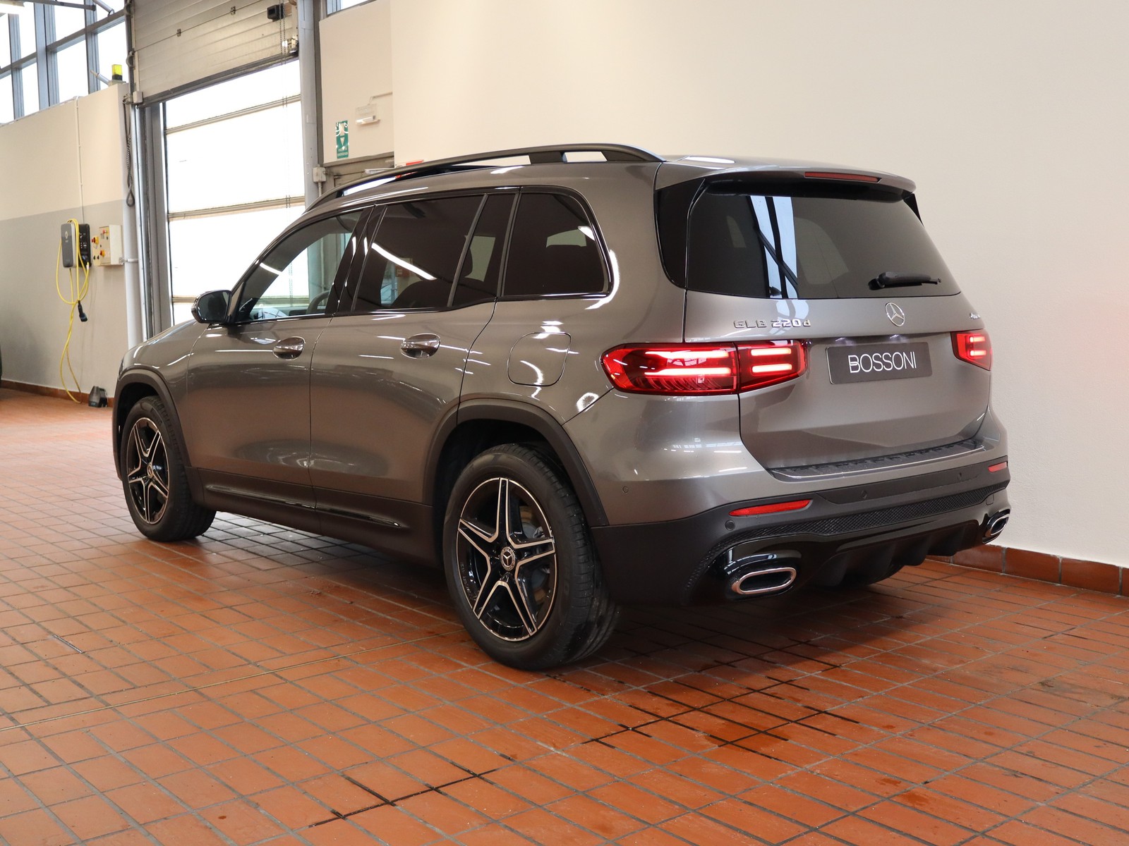 5 - Mercedes GLB 220 d amg line premium 4matic 8g-dct