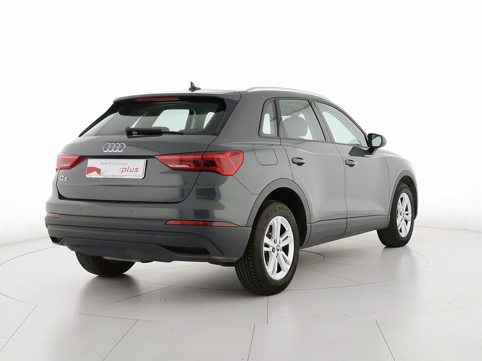 2 - Audi Q3 35 2.0 tdi business s tronic