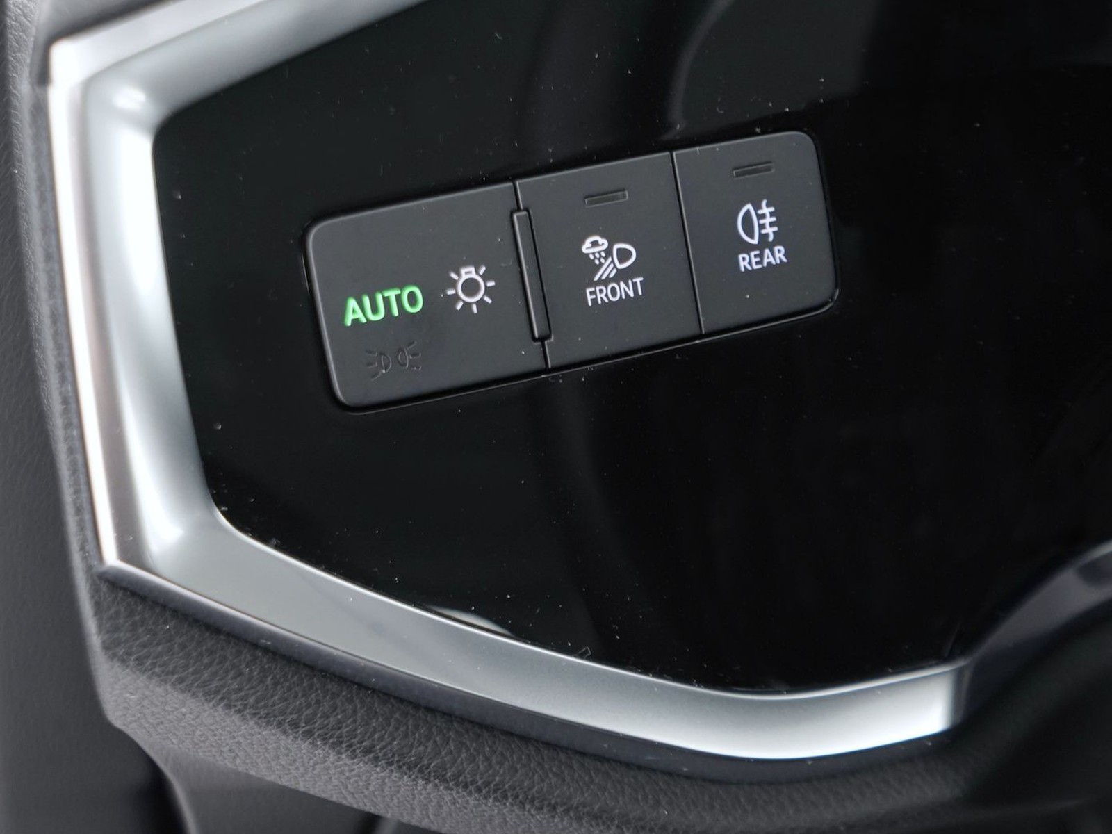 11 - Audi Q3 35 2.0 tdi business s tronic