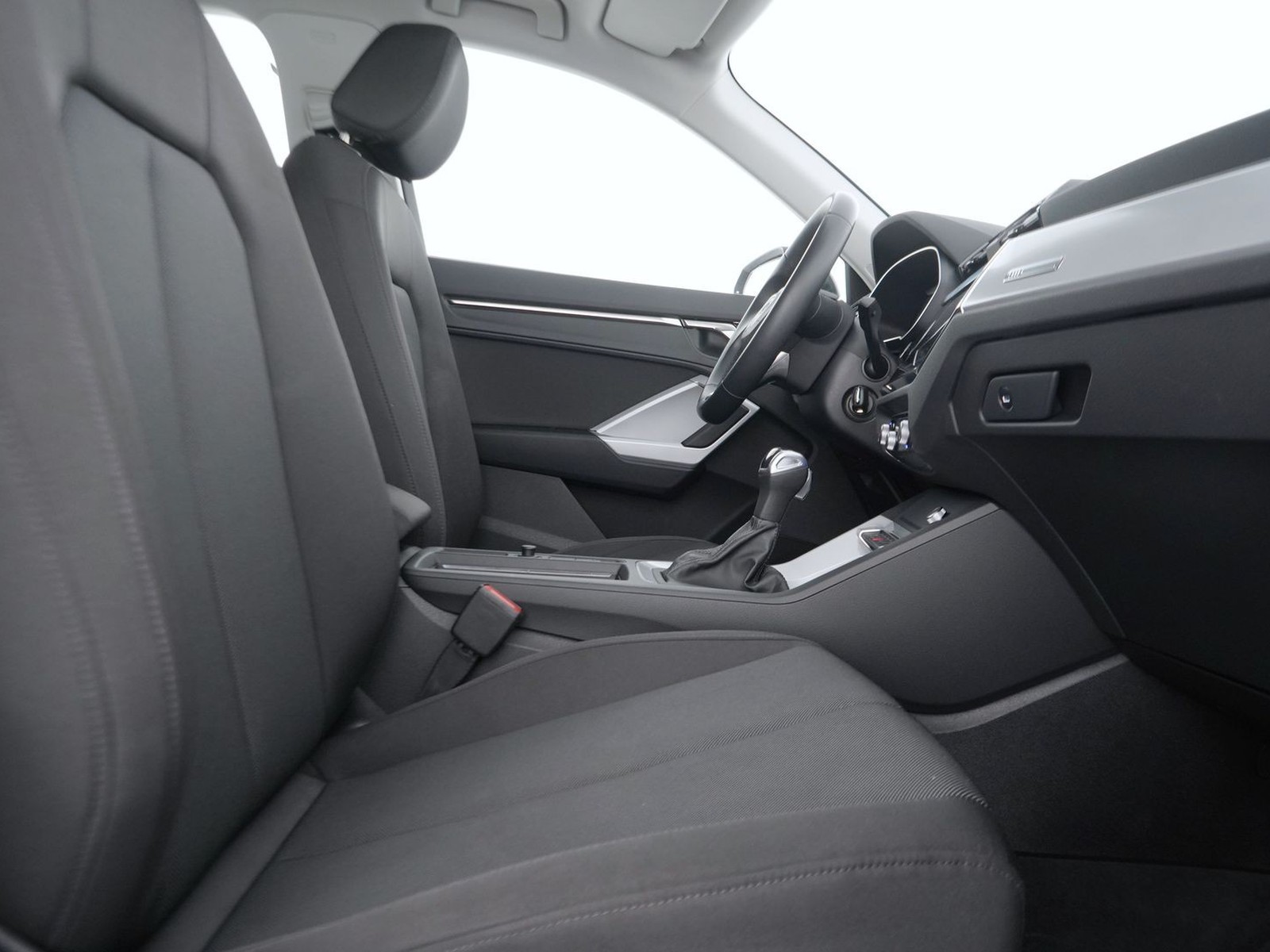 16 - Audi Q3 35 2.0 tdi business s tronic