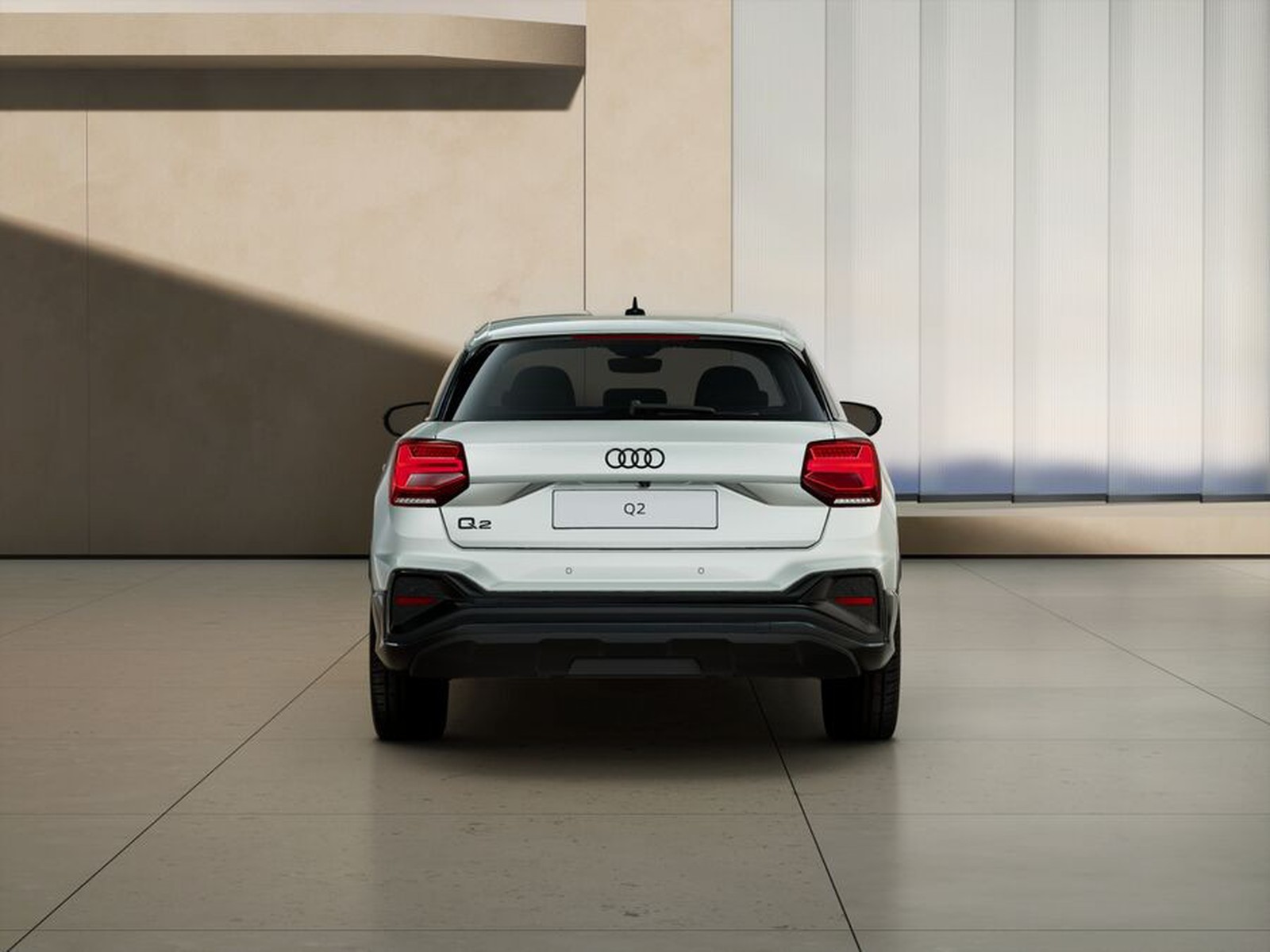 4 - Audi Q2 35 2.0 tdi identity black s tronic