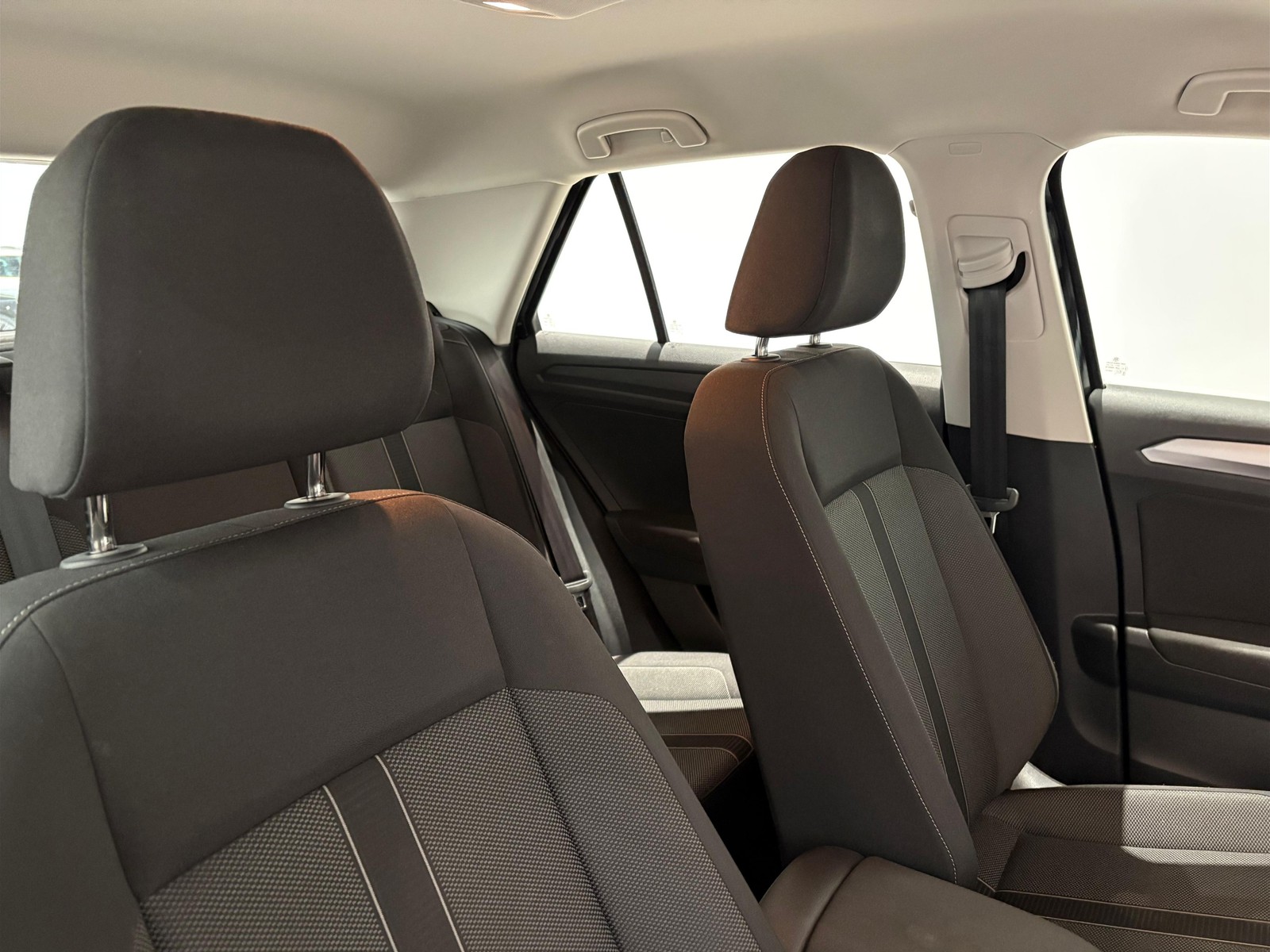 10 - Volkswagen T-Roc 2.0 tdi scr 150cv life dsg