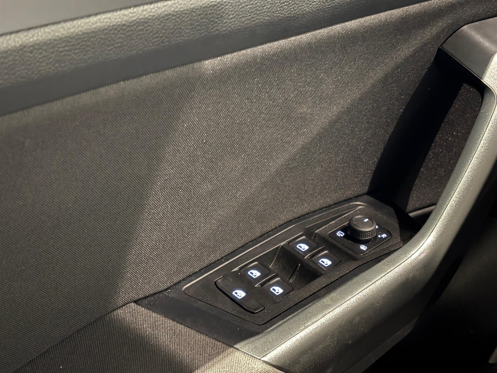 26 - Volkswagen T-Roc 2.0 tdi scr 150cv life dsg