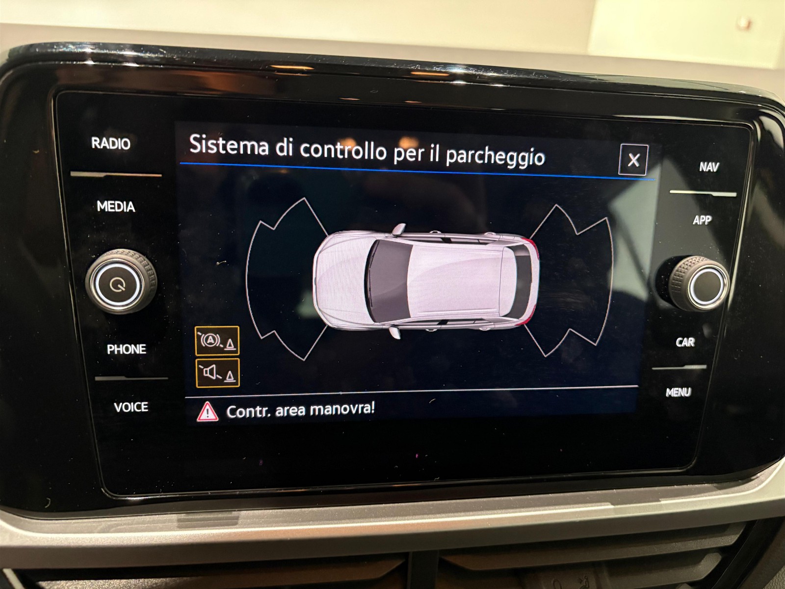 28 - Volkswagen T-Roc 2.0 tdi scr 150cv life dsg