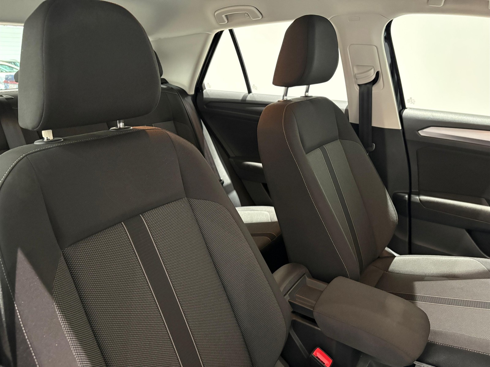 10 - Volkswagen T-Roc 2.0 tdi scr 150cv life dsg