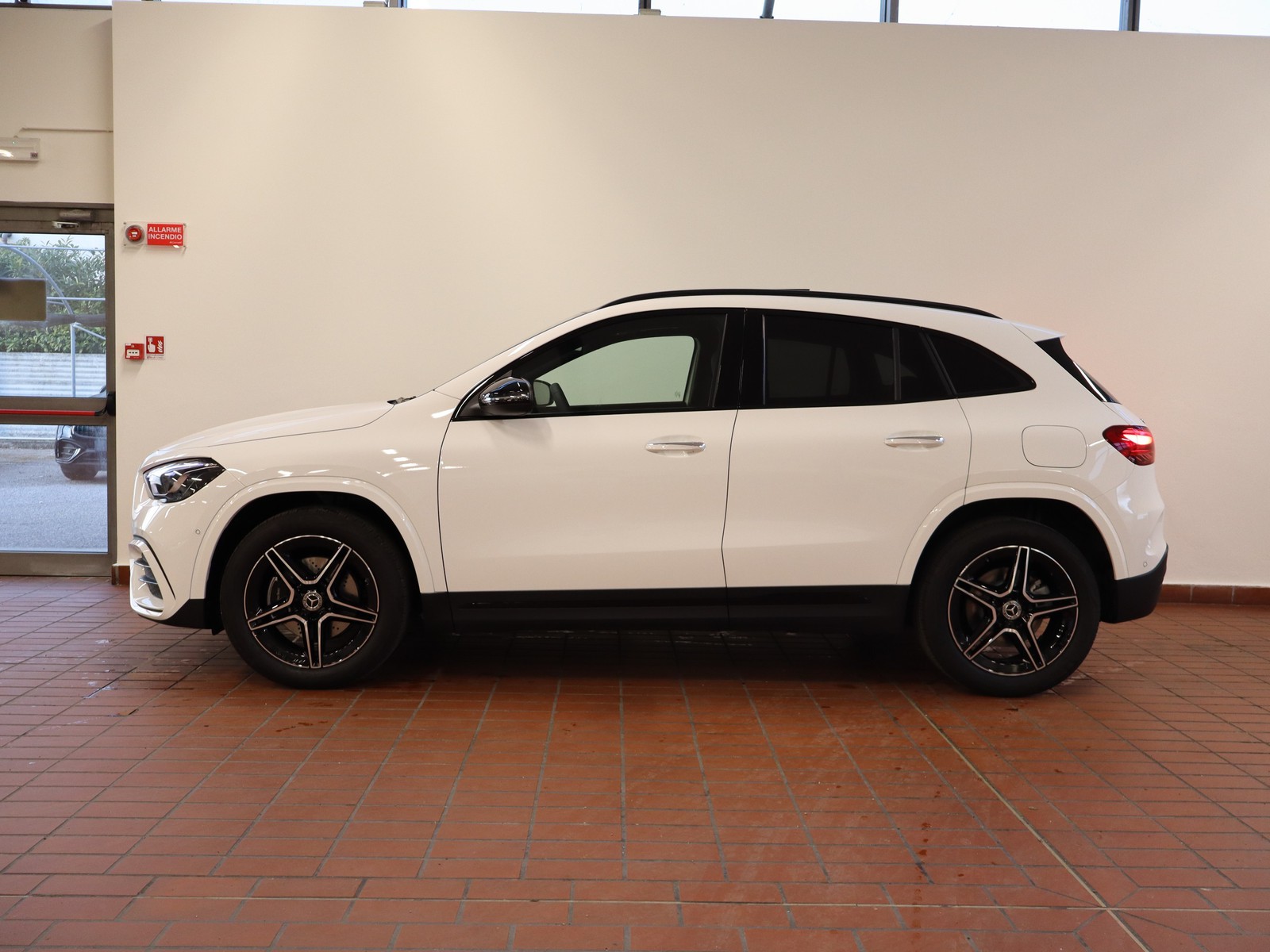 3 - Mercedes GLA 250 e plug-in-hybrid amg line extra 8g-dct