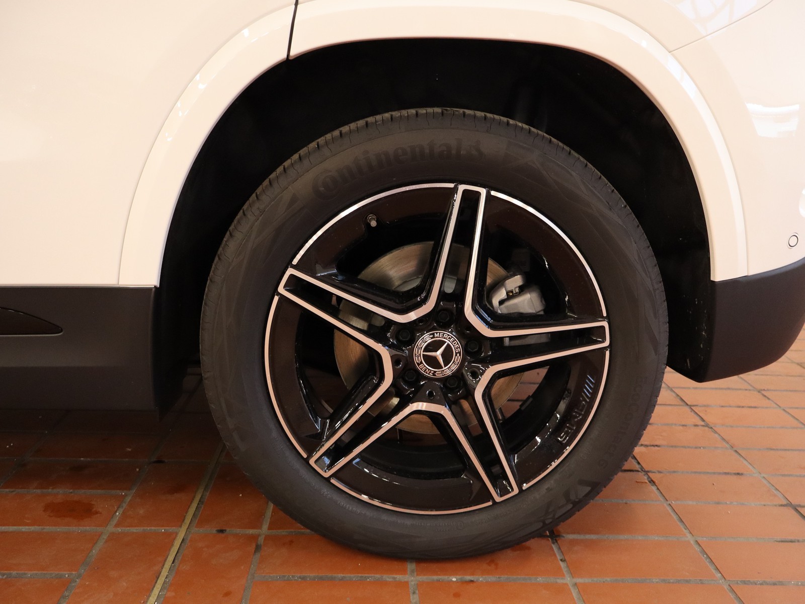 4 - Mercedes GLA 250 e plug-in-hybrid amg line extra 8g-dct