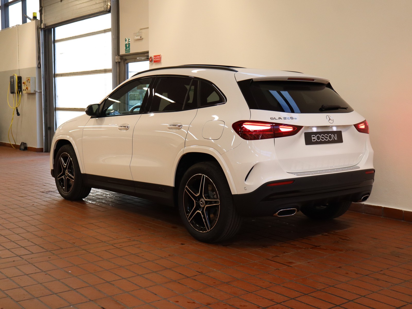 5 - Mercedes GLA 250 e plug-in-hybrid amg line extra 8g-dct
