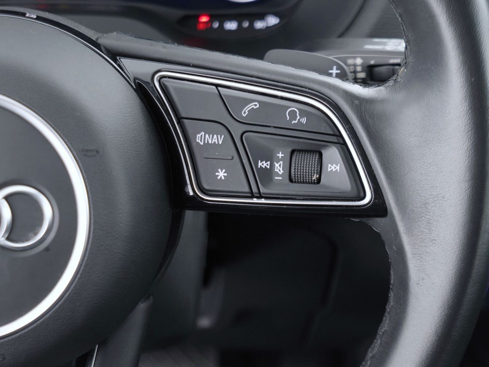 9 - Audi Q2 30 2.0 tdi admired advanced s tronic